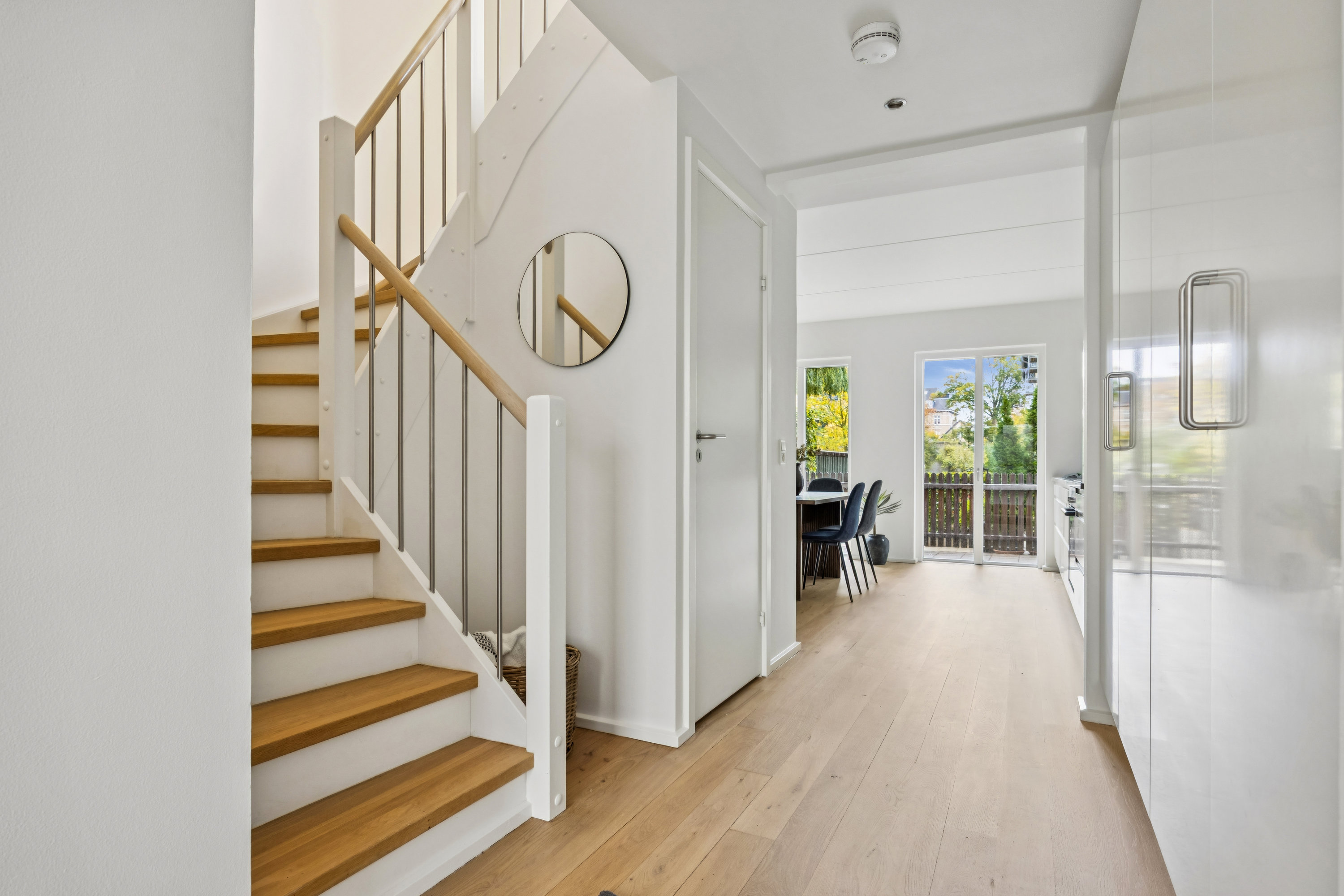 Fremhævet gang billede i fuldskærmstilstand. Billede af Porcelænshaven 3F, 2000 Frederiksberg