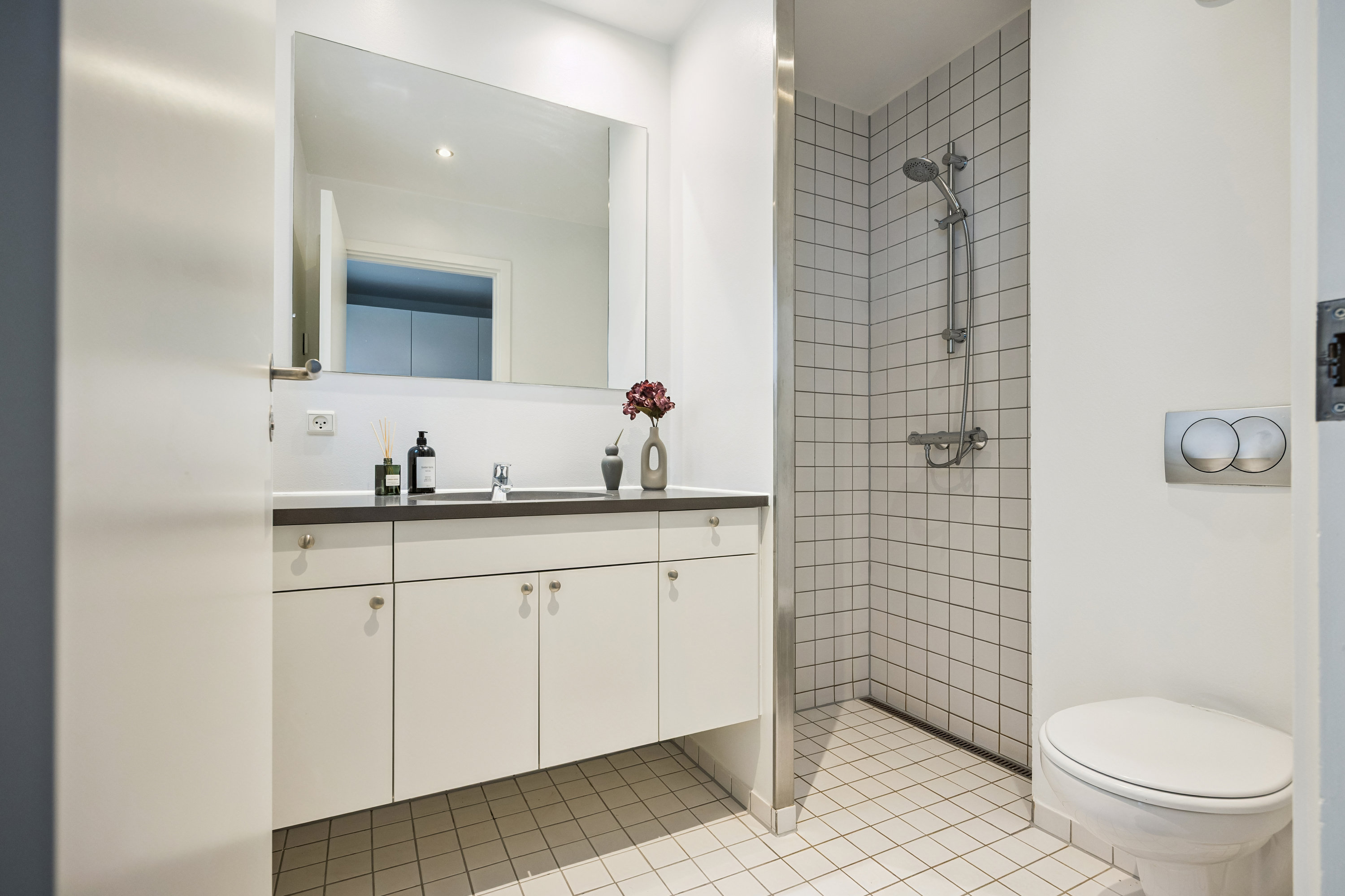 Fremhævet badeværelse billede i fuldskærmstilstand. Billede af Porcelænshaven 3F, 2000 Frederiksberg