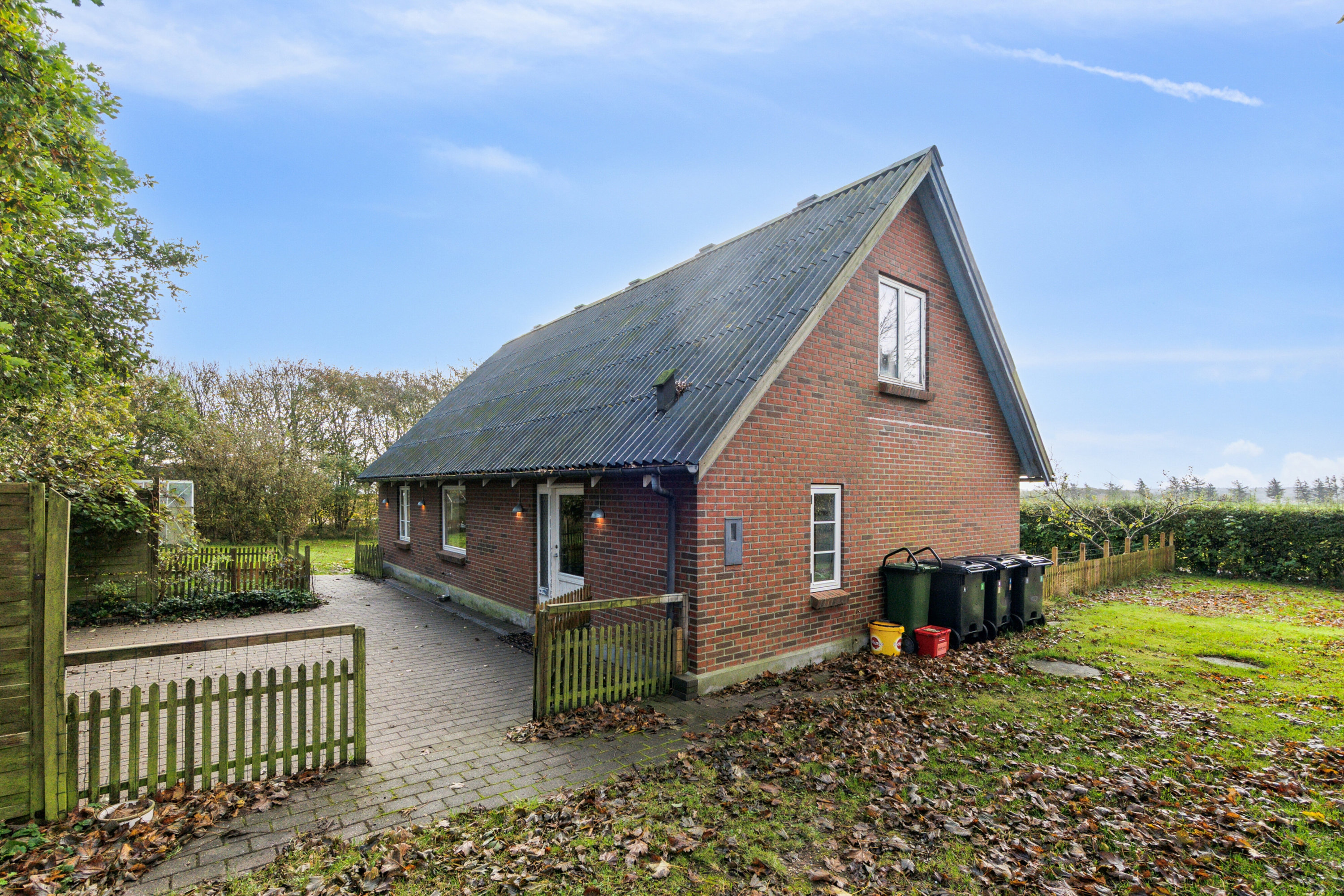 Fremhævet set fra haven billede i fuldskærmstilstand. Billede af Dalgårdvej 16, 7755 Bedsted Thy