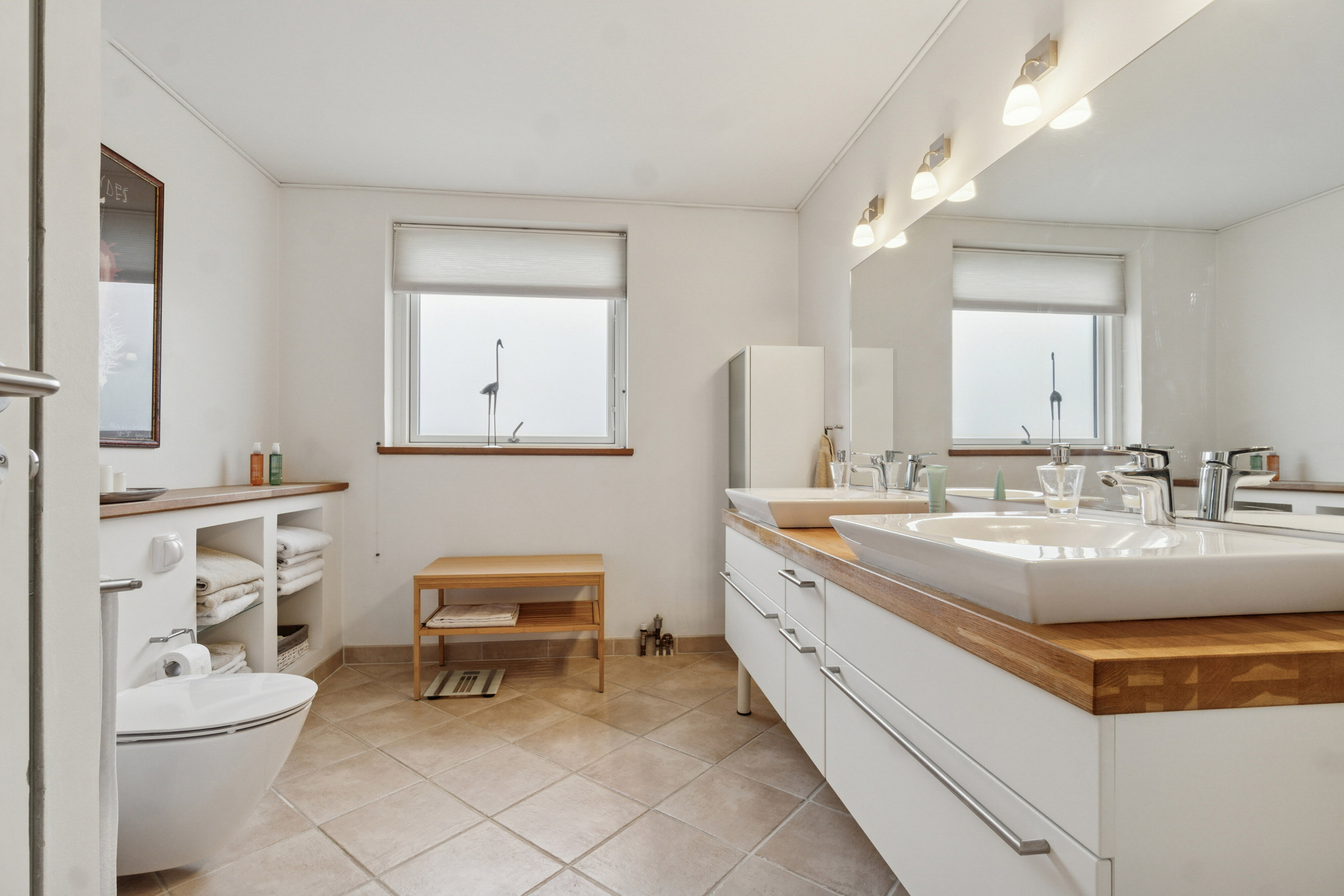 Fremhævet badeværelse billede i fuldskærmstilstand. Billede af Rytterbakken 3, 3650 Ølstykke