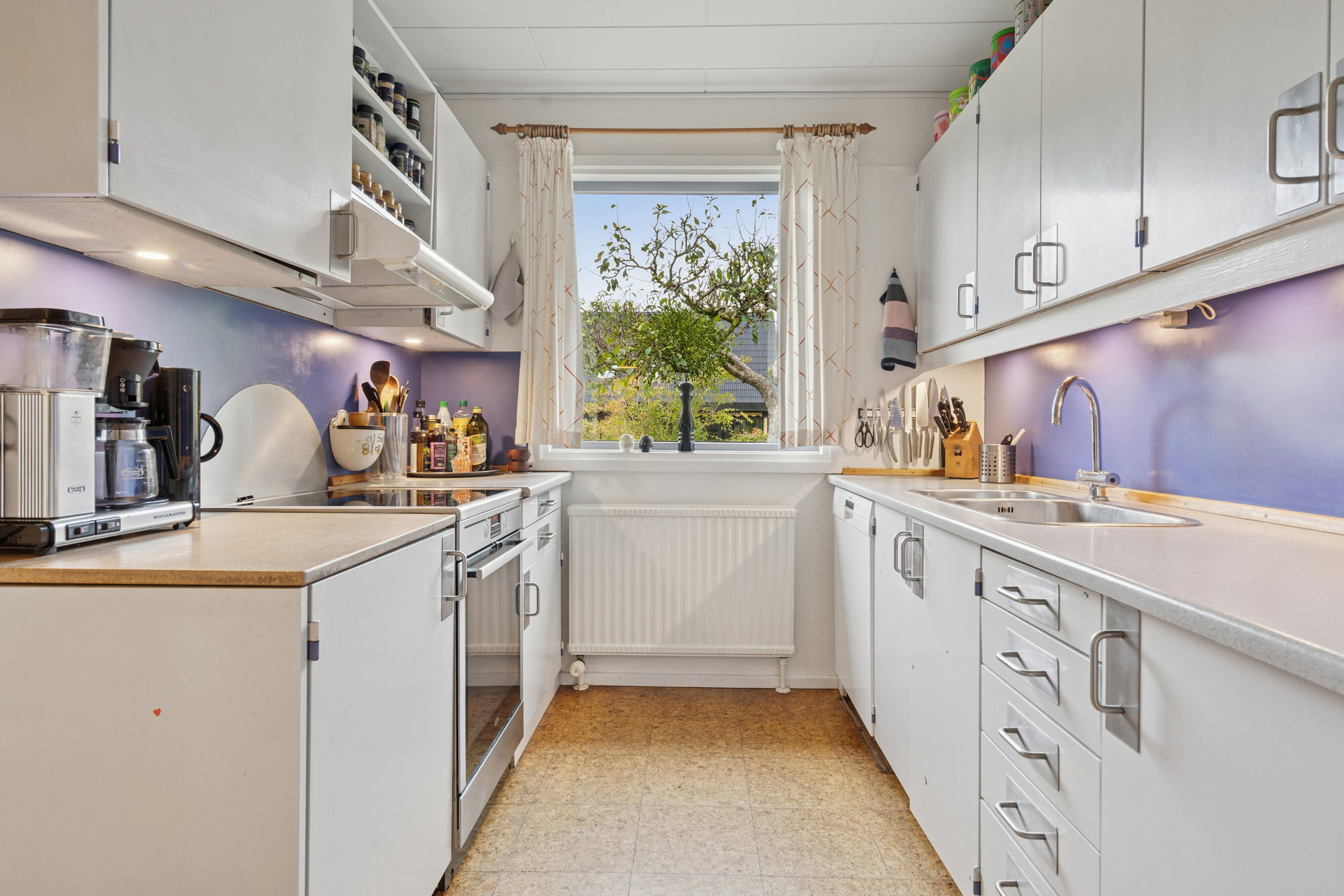 Fremhævet køkken billede i fuldskærmstilstand. Billede af Skomagerkrogen 18, Himmelev, 4000 Roskilde