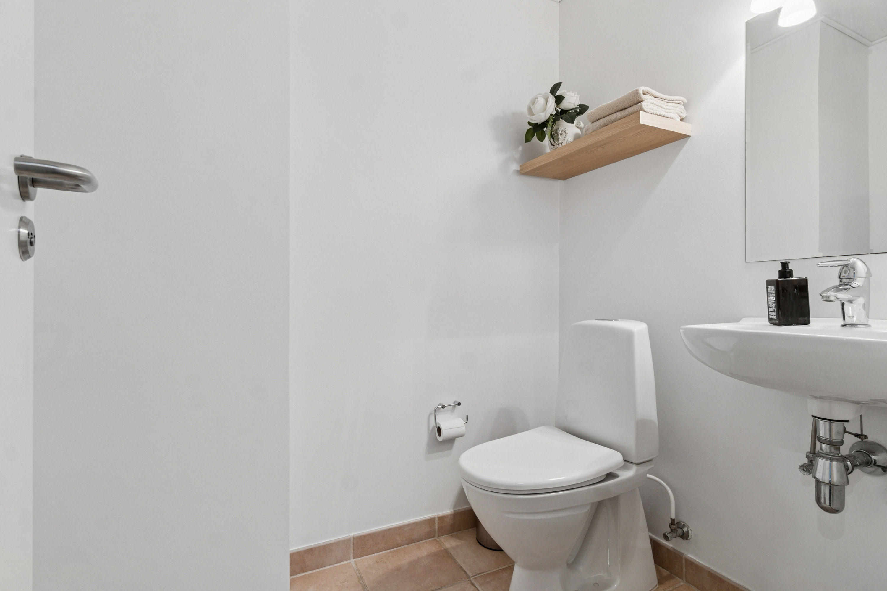 Fremhævet badeværelse billede i fuldskærmstilstand. Billede af Rytterbakken 3, 3650 Ølstykke