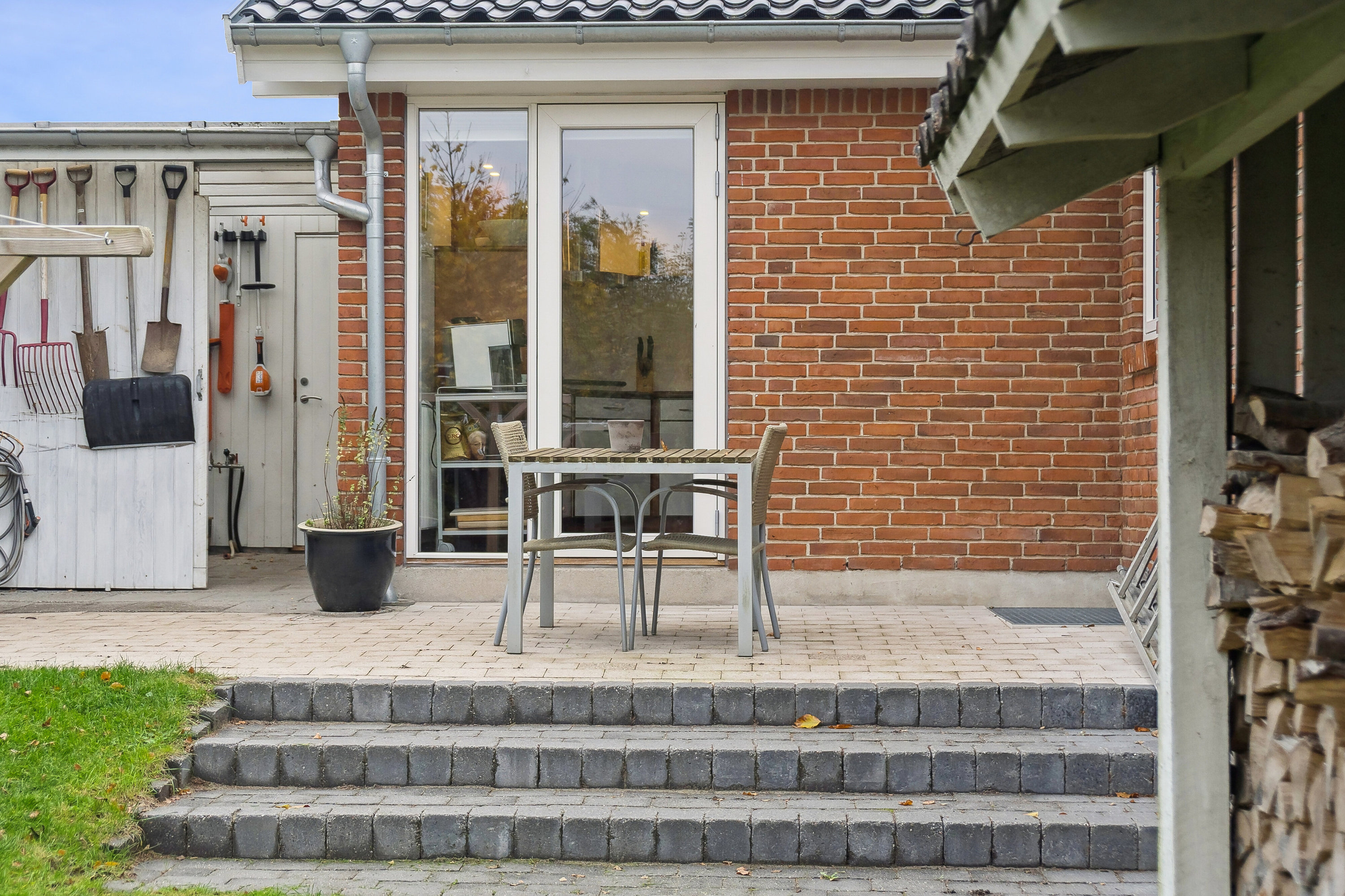 Fremhævet terrasse billede i fuldskærmstilstand. Billede af Rytterbakken 3, 3650 Ølstykke