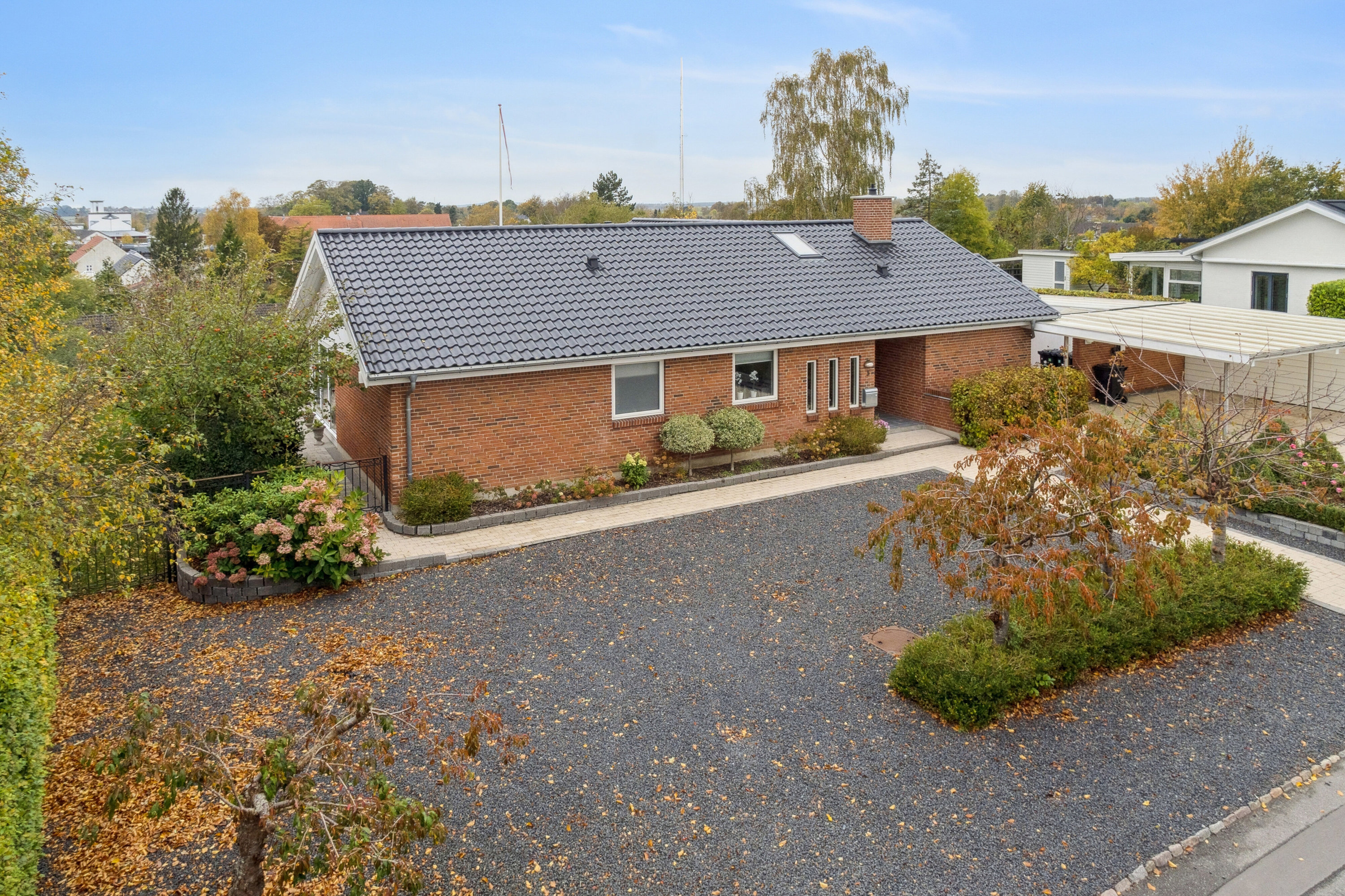 Fremhævet set fra vejen billede i fuldskærmstilstand. Billede af Rytterbakken 3, 3650 Ølstykke