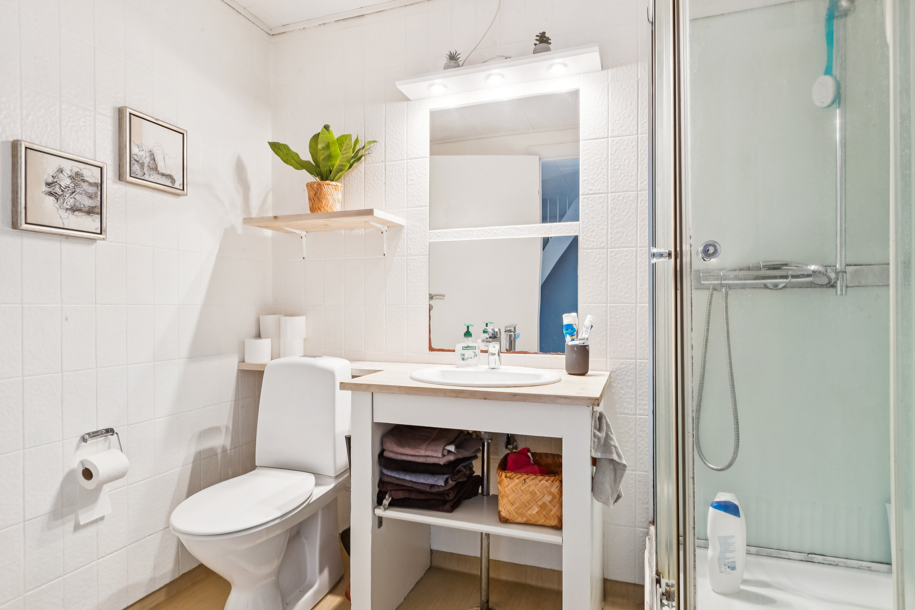 Fremhævet badeværelse billede i fuldskærmstilstand. Billede af Stærebo 15, 2665 Vallensbæk Strand