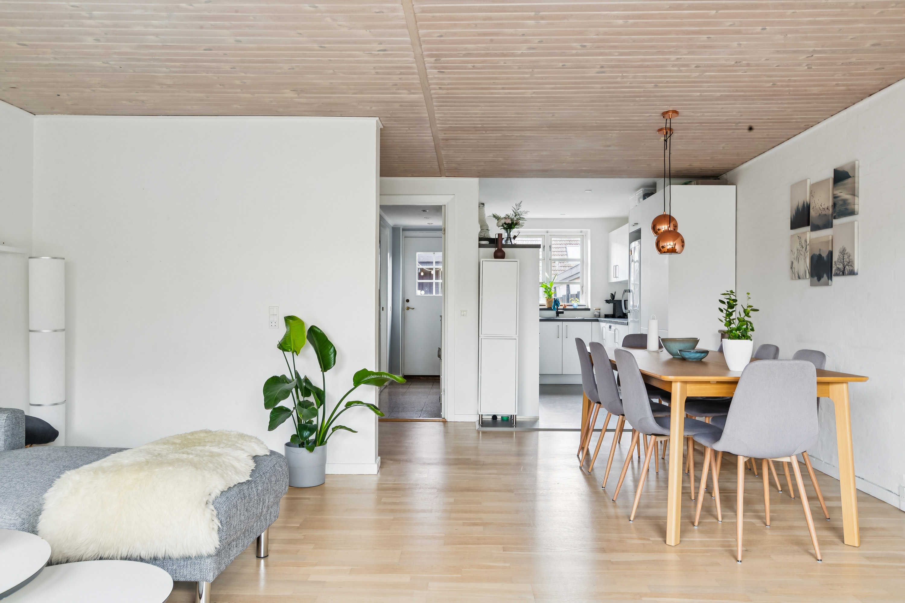 Fremhævet stue billede i fuldskærmstilstand. Billede af Stærebo 15, 2665 Vallensbæk Strand