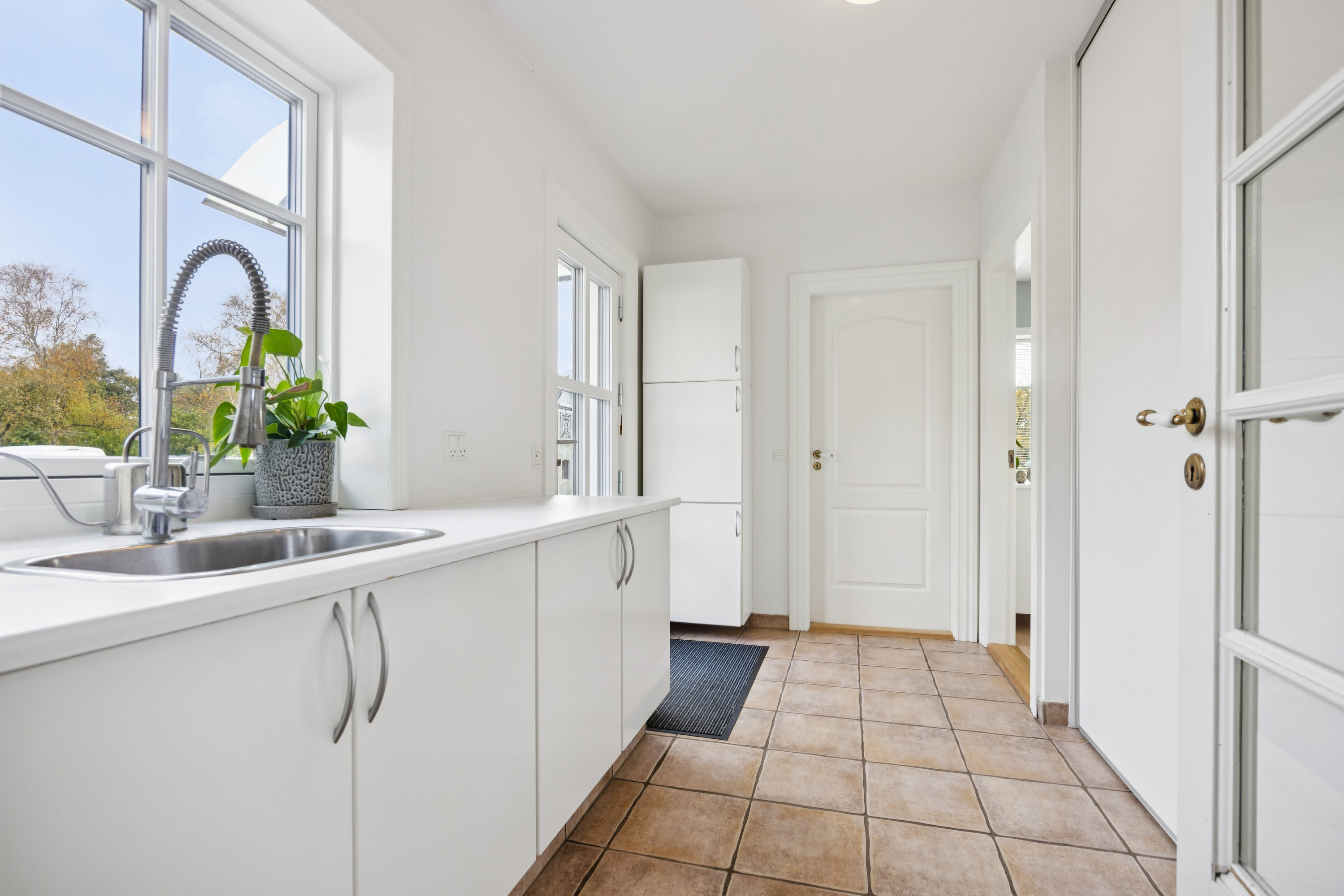 Fremhævet køkken billede i fuldskærmstilstand. Billede af Sønderskovvej 170, 9370 Hals