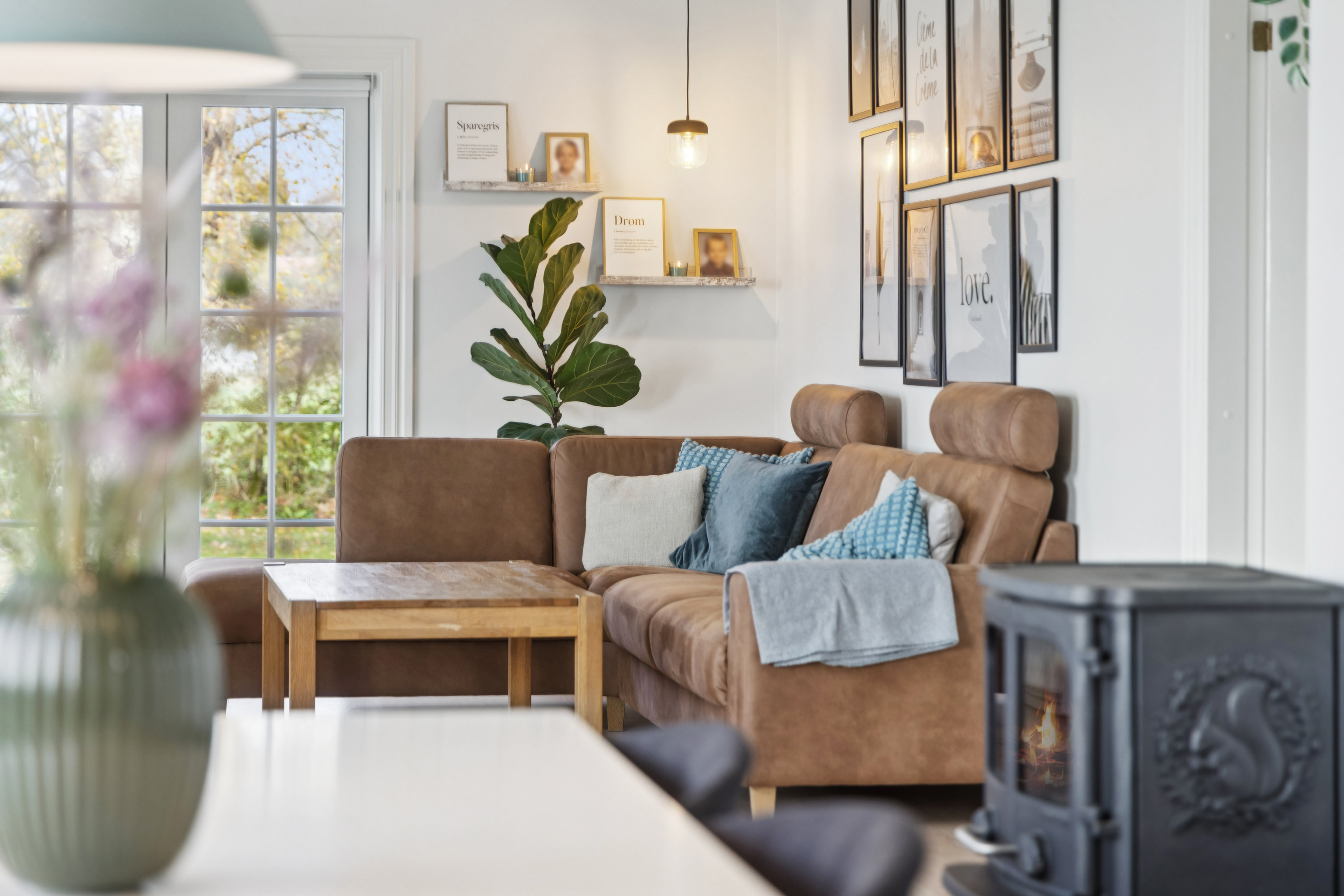 Fremhævet stue billede i fuldskærmstilstand. Billede af Sønderskovvej 170, 9370 Hals