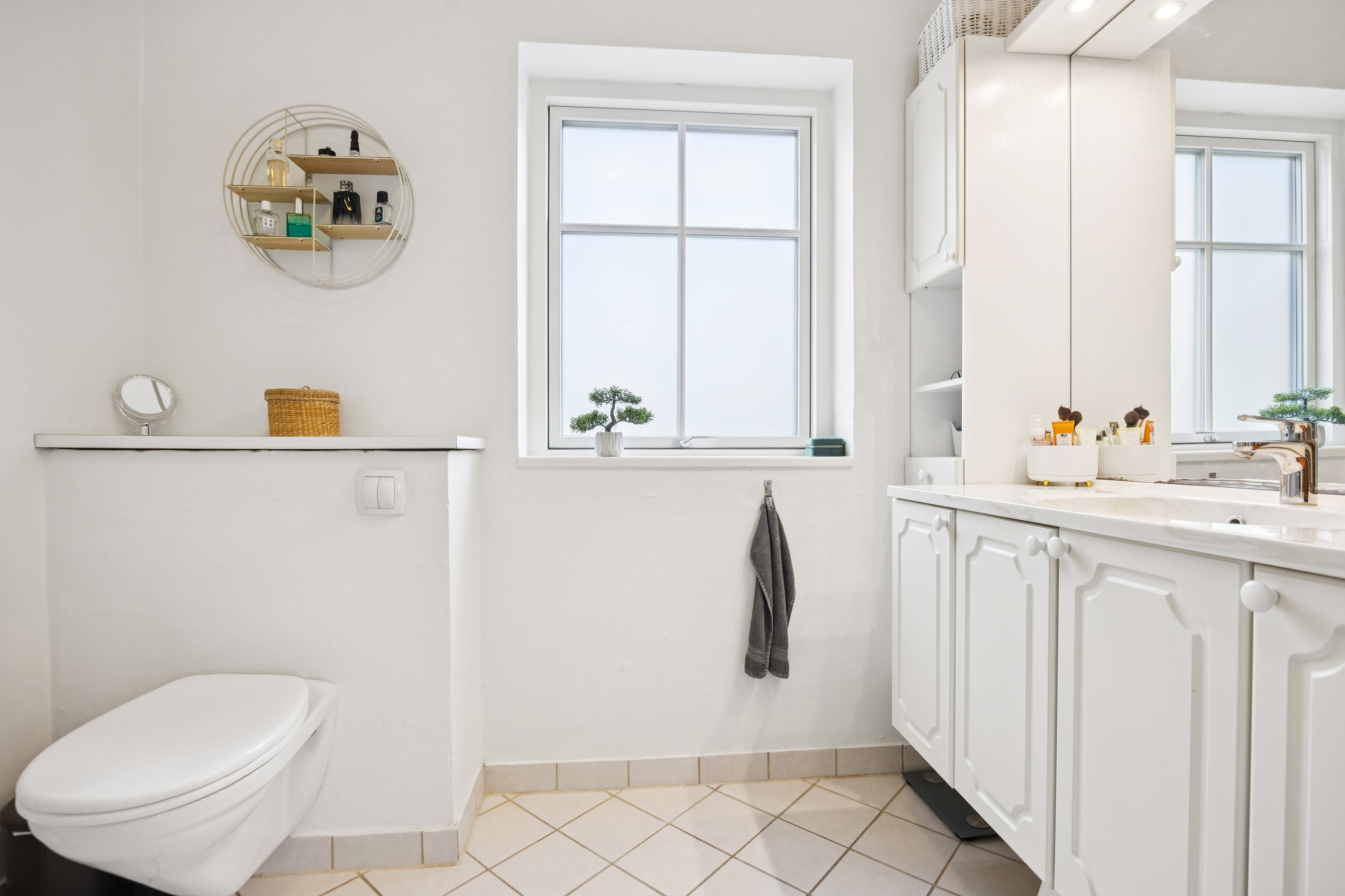 Fremhævet badeværelse billede i fuldskærmstilstand. Billede af Sønderskovvej 170, 9370 Hals