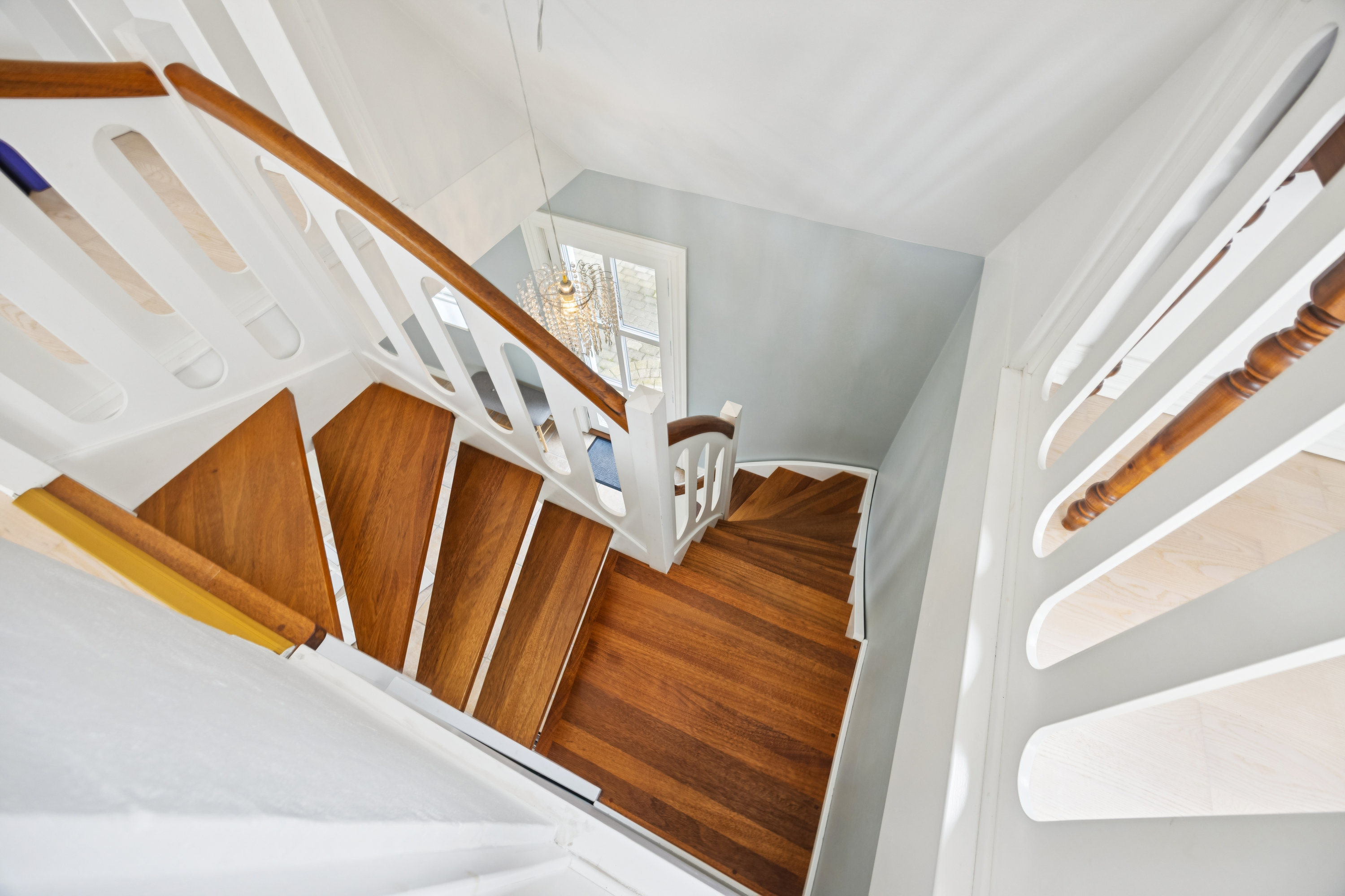 Fremhævet trappe billede i fuldskærmstilstand. Billede af Sønderskovvej 170, 9370 Hals