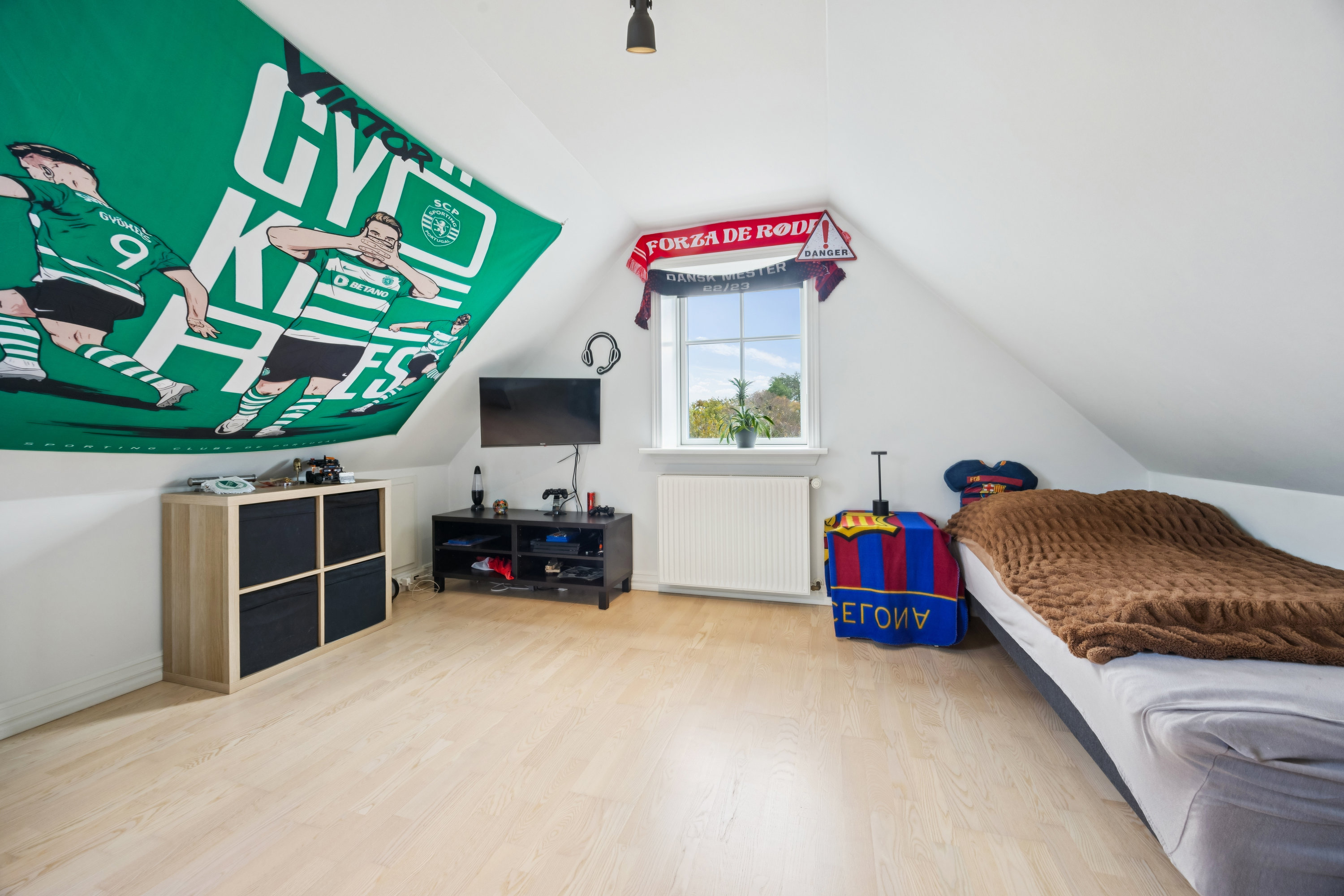 Fremhævet værelse billede i fuldskærmstilstand. Billede af Sønderskovvej 170, 9370 Hals