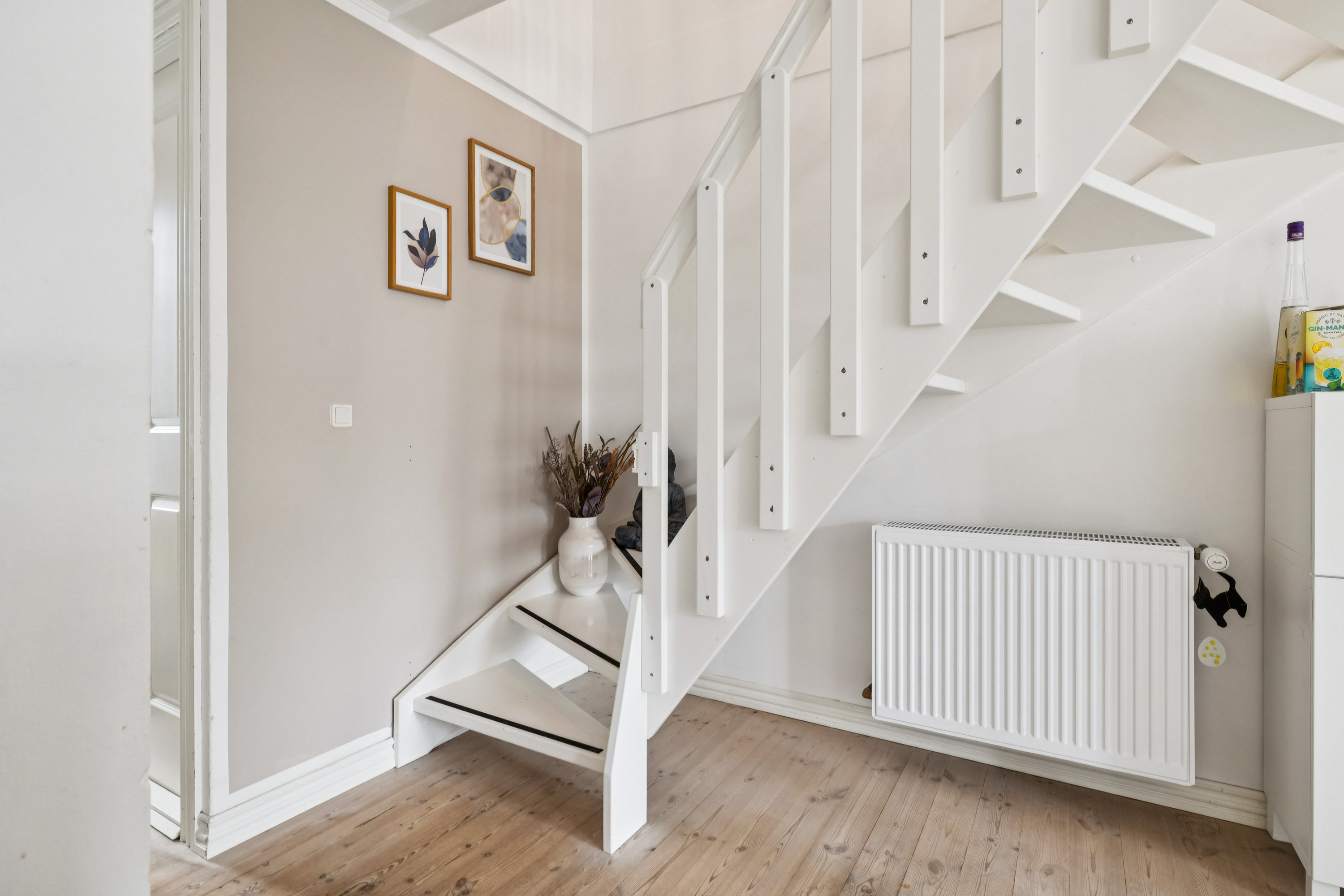 Fremhævet trappe billede i fuldskærmstilstand. Billede af Vesterparken 57, 8660 Skanderborg