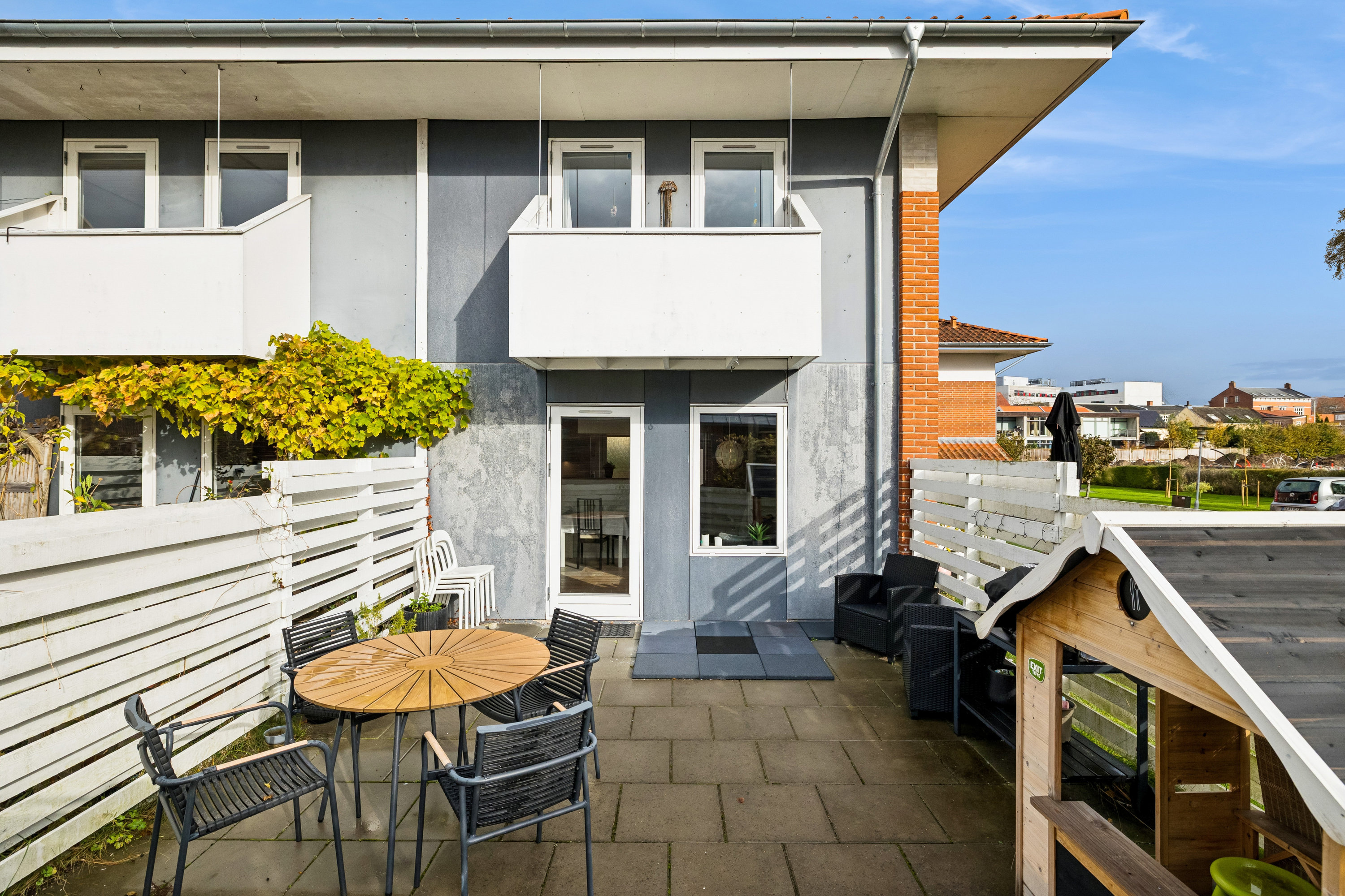Fremhævet terrasse billede i fuldskærmstilstand. Billede af Vesterparken 57, 8660 Skanderborg