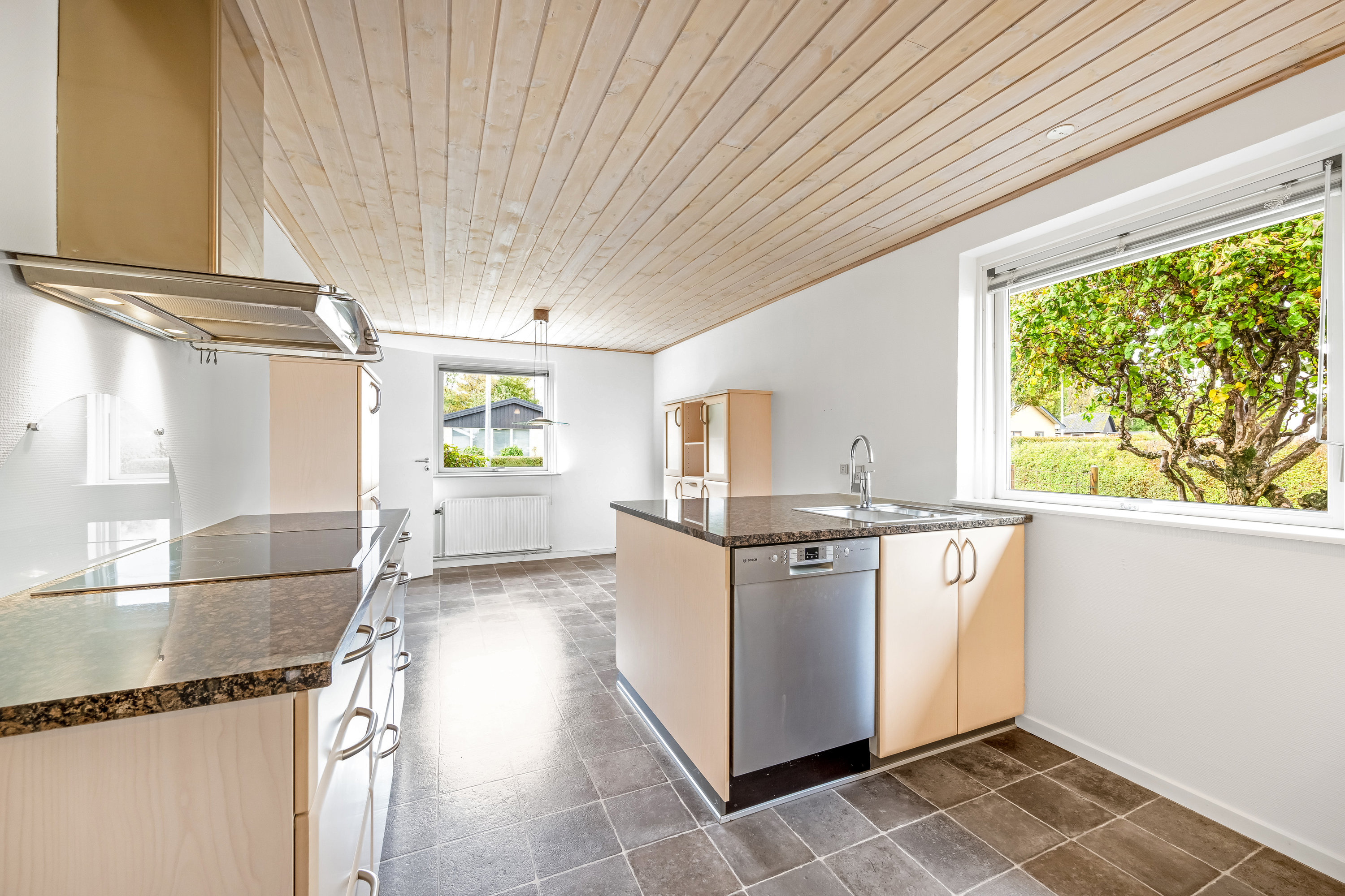 Fremhævet køkken billede i fuldskærmstilstand. Billede af Egernvej 8, Borris, 6900 Skjern