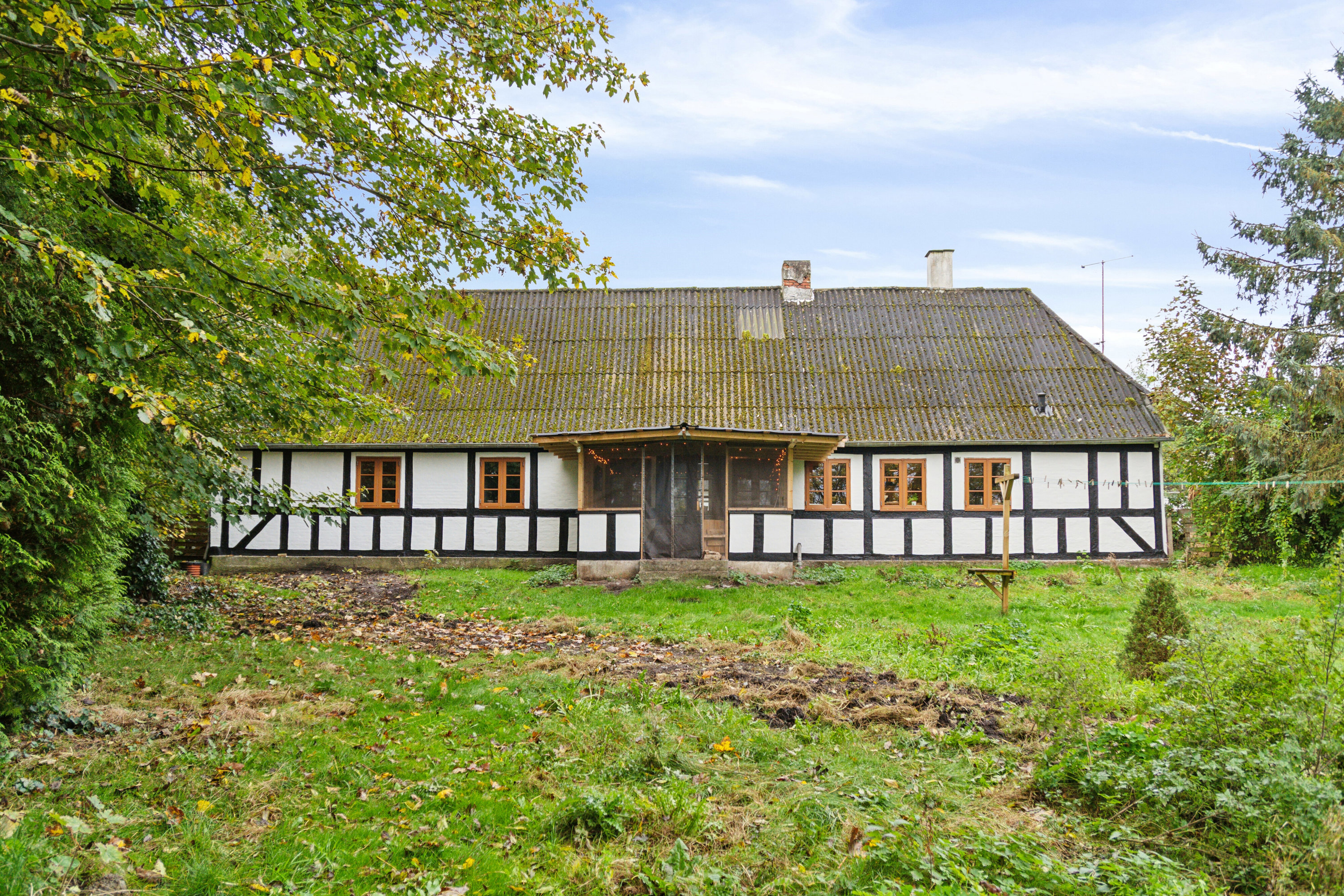 Fremhævet set fra haven billede i fuldskærmstilstand. Billede af Gl Kappendrupvej 49, 5450 Otterup