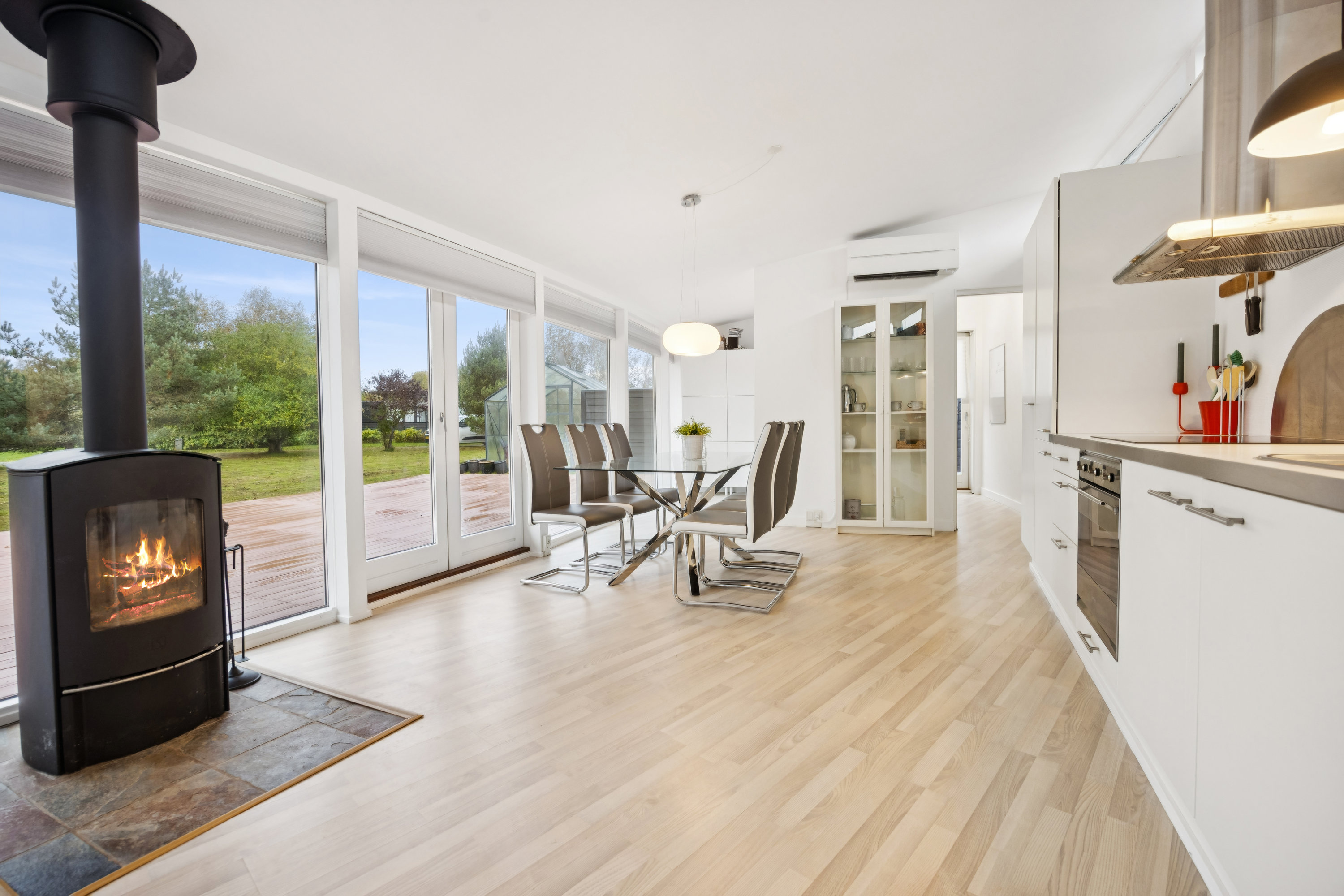 Fremhævet stue billede i fuldskærmstilstand. Billede af Rødkløvervej 5, Hou, 9370 Hals