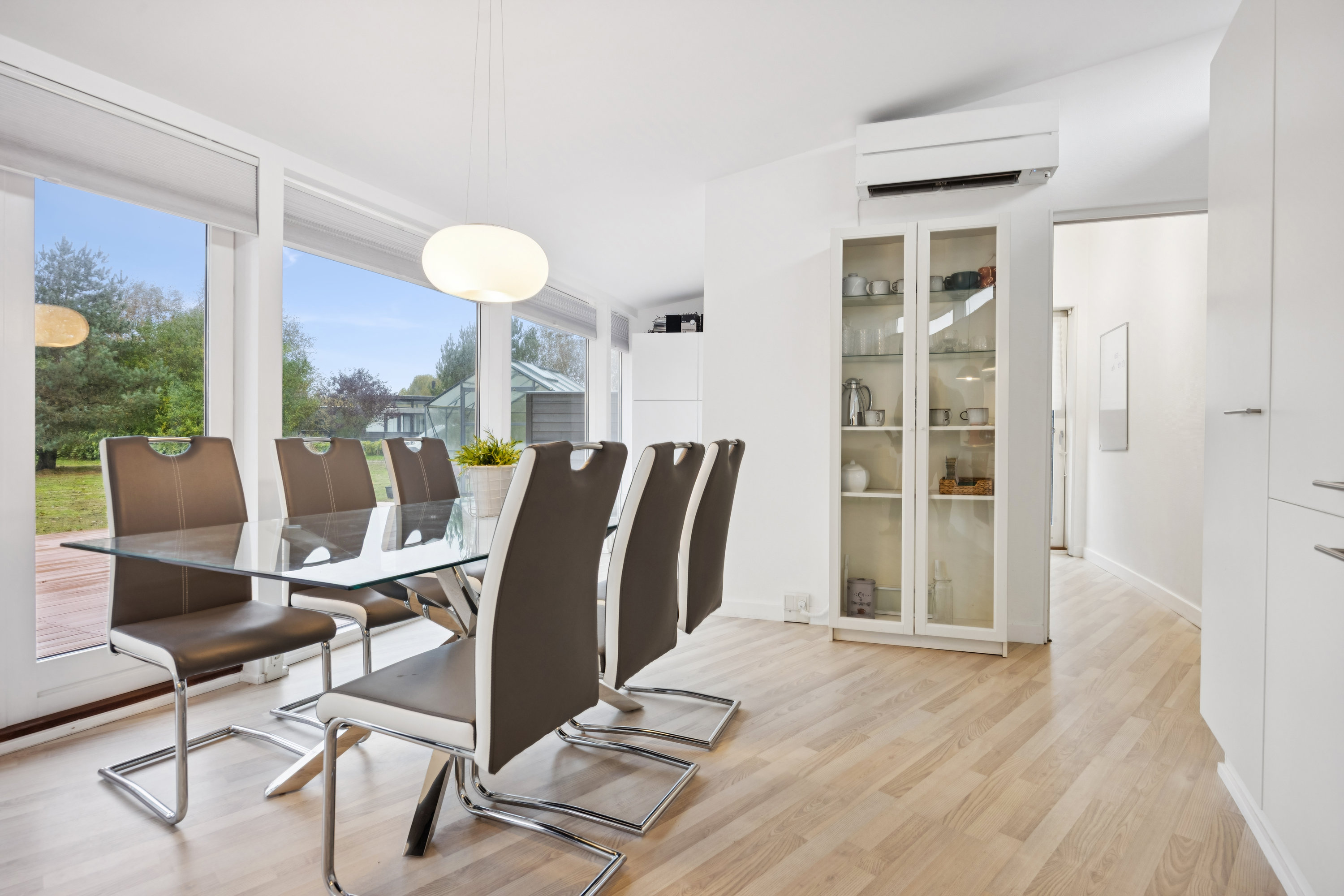 Fremhævet stue billede i fuldskærmstilstand. Billede af Rødkløvervej 5, Hou, 9370 Hals