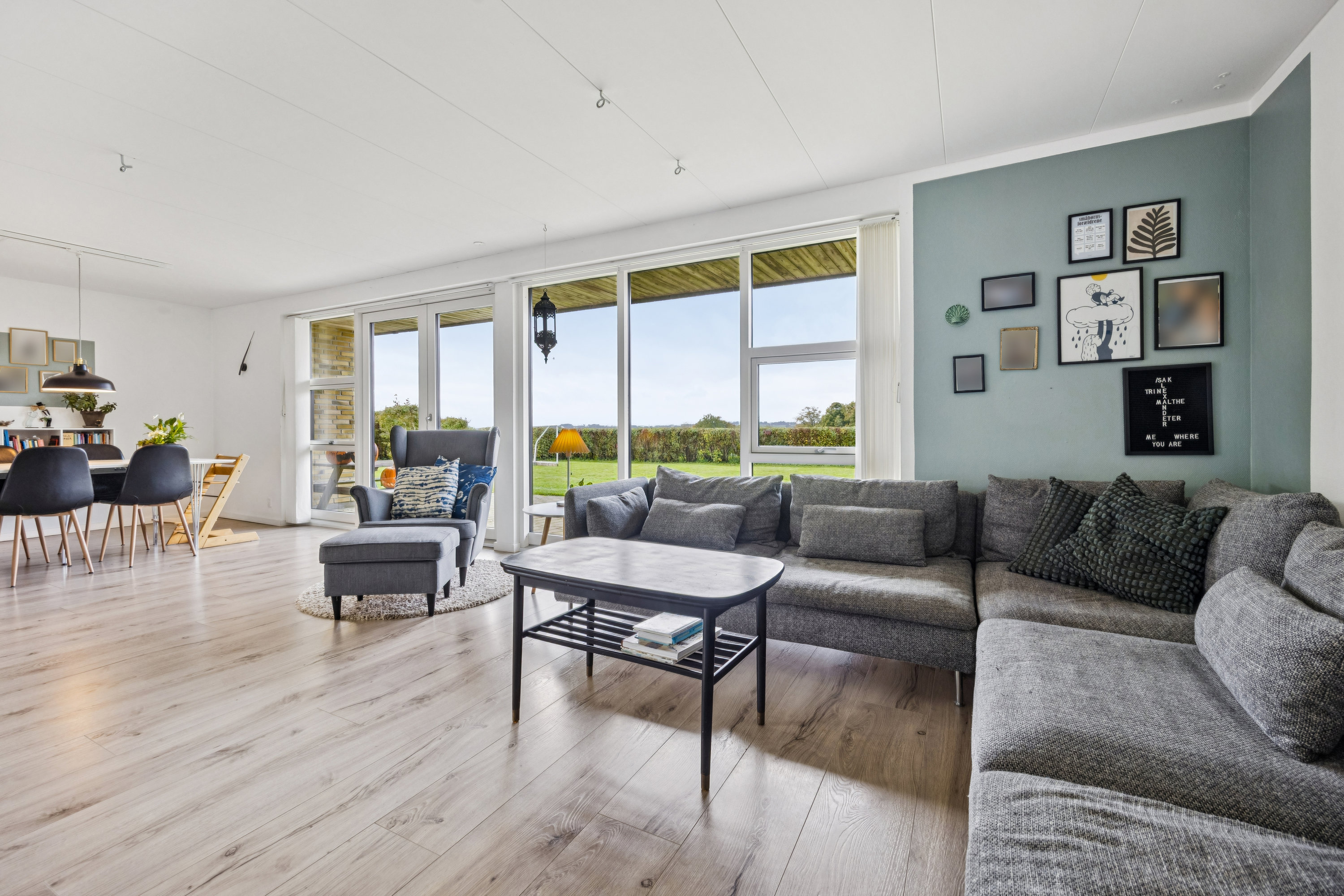 Fremhævet stue billede i fuldskærmstilstand. Billede af Diget 7, 9460 Brovst