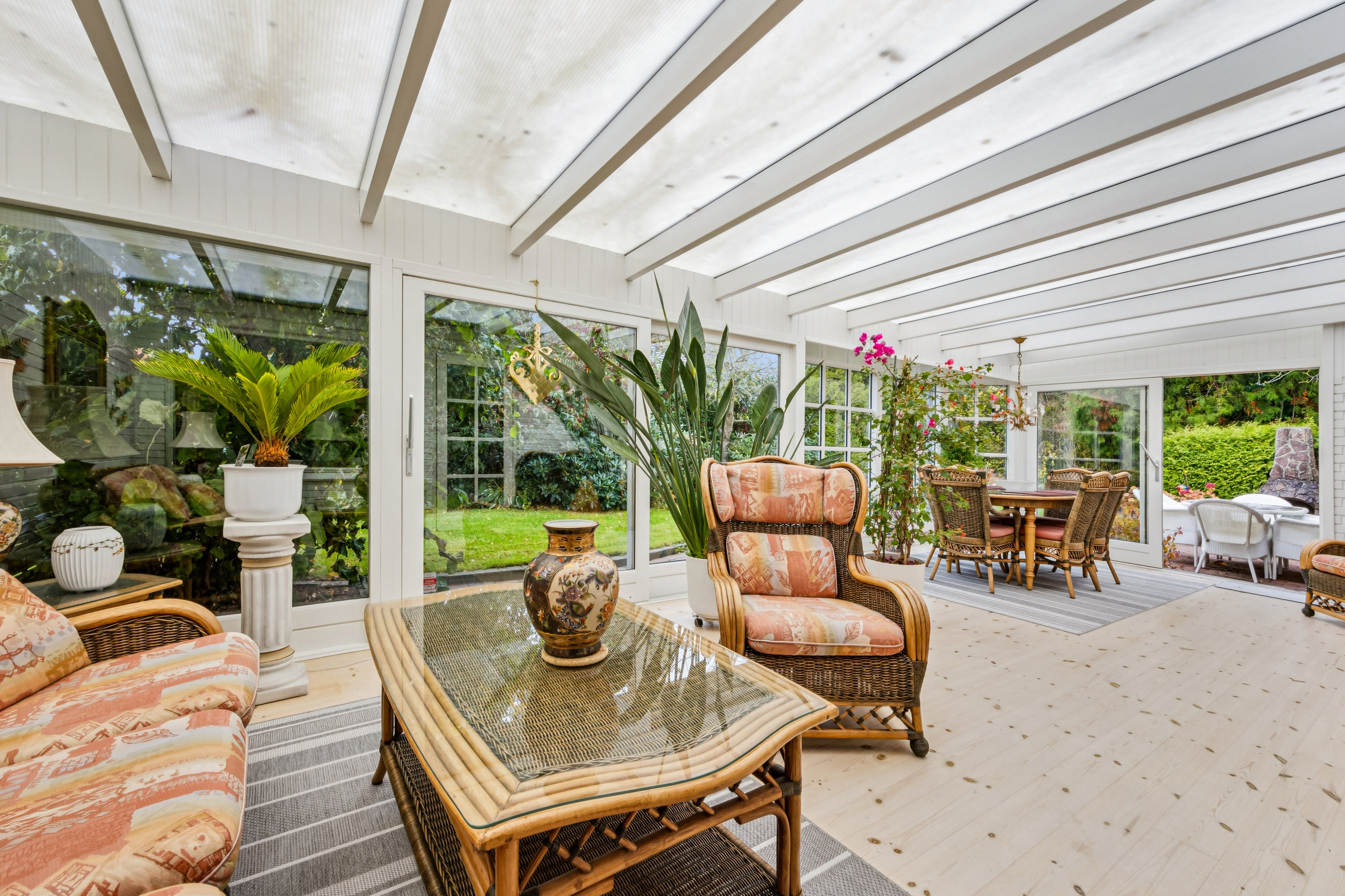 Fremhævet terrasse billede i fuldskærmstilstand. Billede af Solsikkevej 10, 4600 Køge