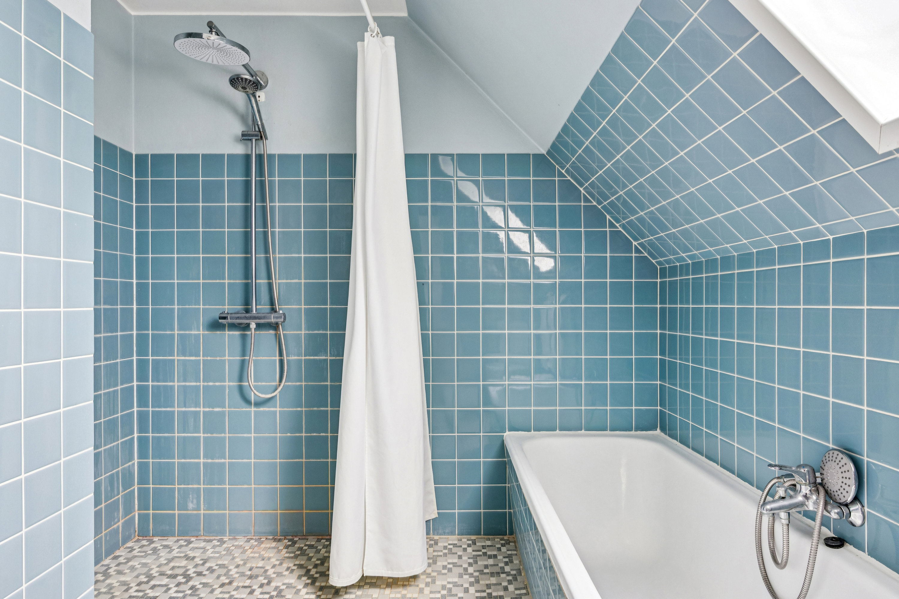 Fremhævet badeværelse billede i fuldskærmstilstand. Billede af Solsikkevej 10, 4600 Køge