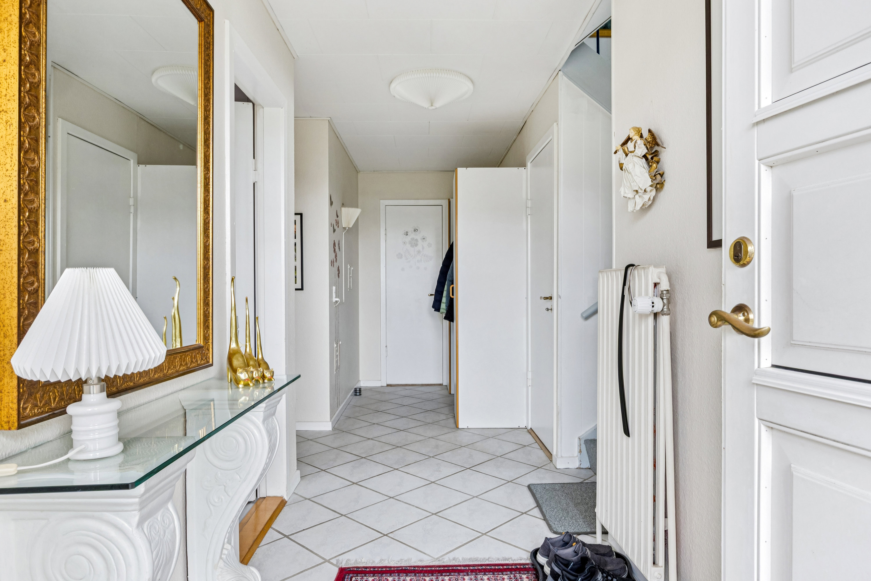 Miniaturebillede 2: gang. Billede af Solsikkevej 10, 4600 Køge