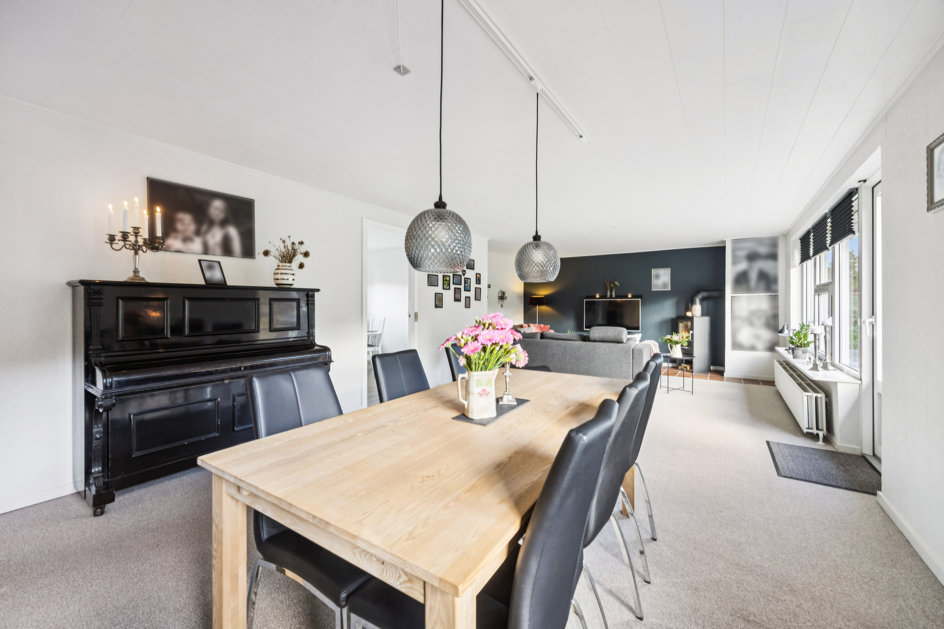 Fremhævet stue billede i fuldskærmstilstand. Billede af Fuglevænget 41, Klejtrup, 9500 Hobro