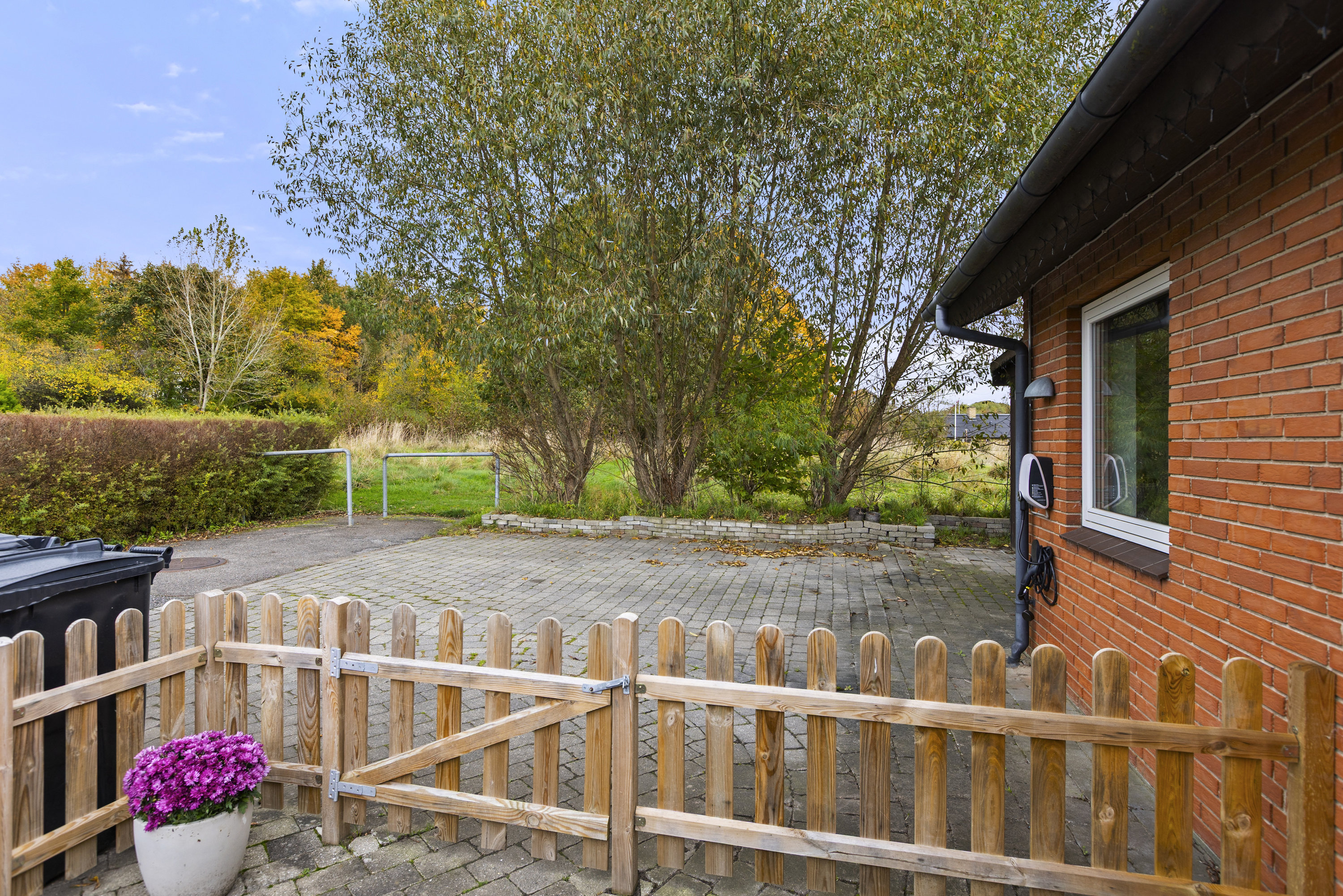 Fremhævet indkørsel billede i fuldskærmstilstand. Billede af Drosselvej 39, 4295 Stenlille