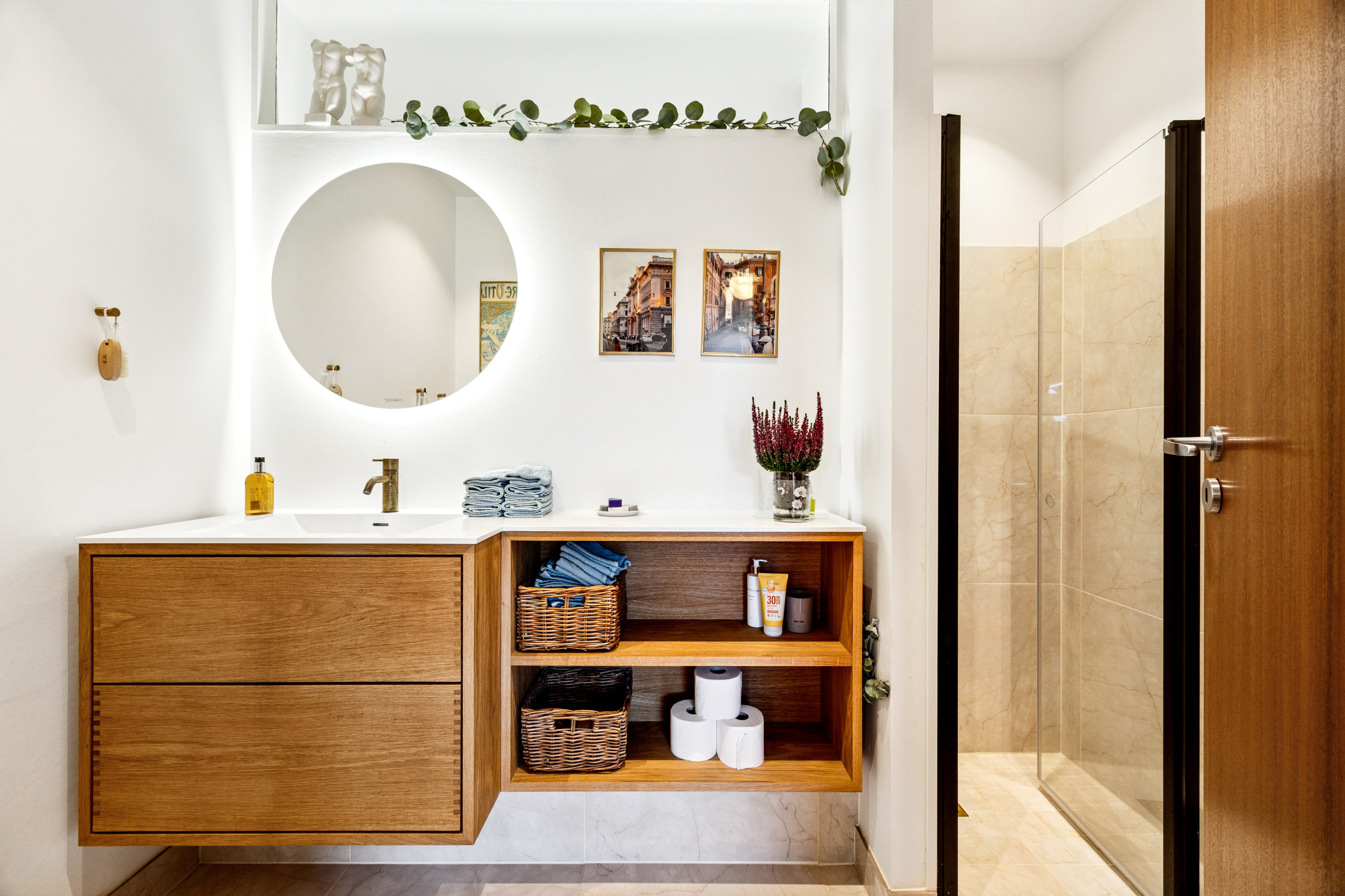 Fremhævet badeværelse billede i fuldskærmstilstand. Billede af Strandgårdsvej 5, 2690 Karlslunde