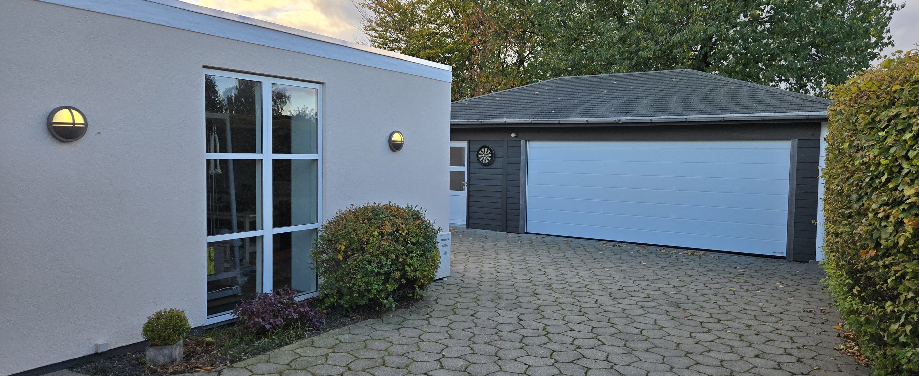 Fremhævet garage billede i fuldskærmstilstand. Billede af Bovvej 29, 6330 Padborg