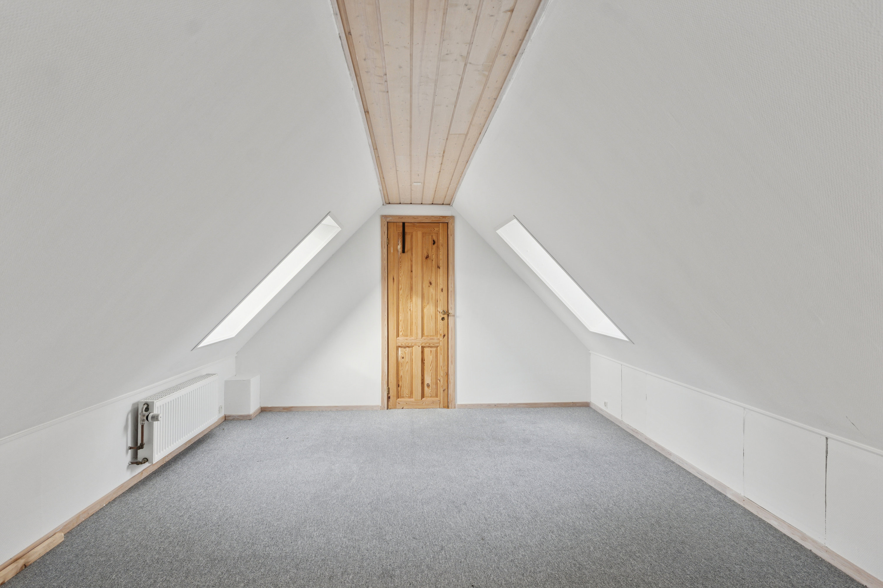 Fremhævet 1. sal billede i fuldskærmstilstand. Billede af Stadionsvej 3, 4735 Mern