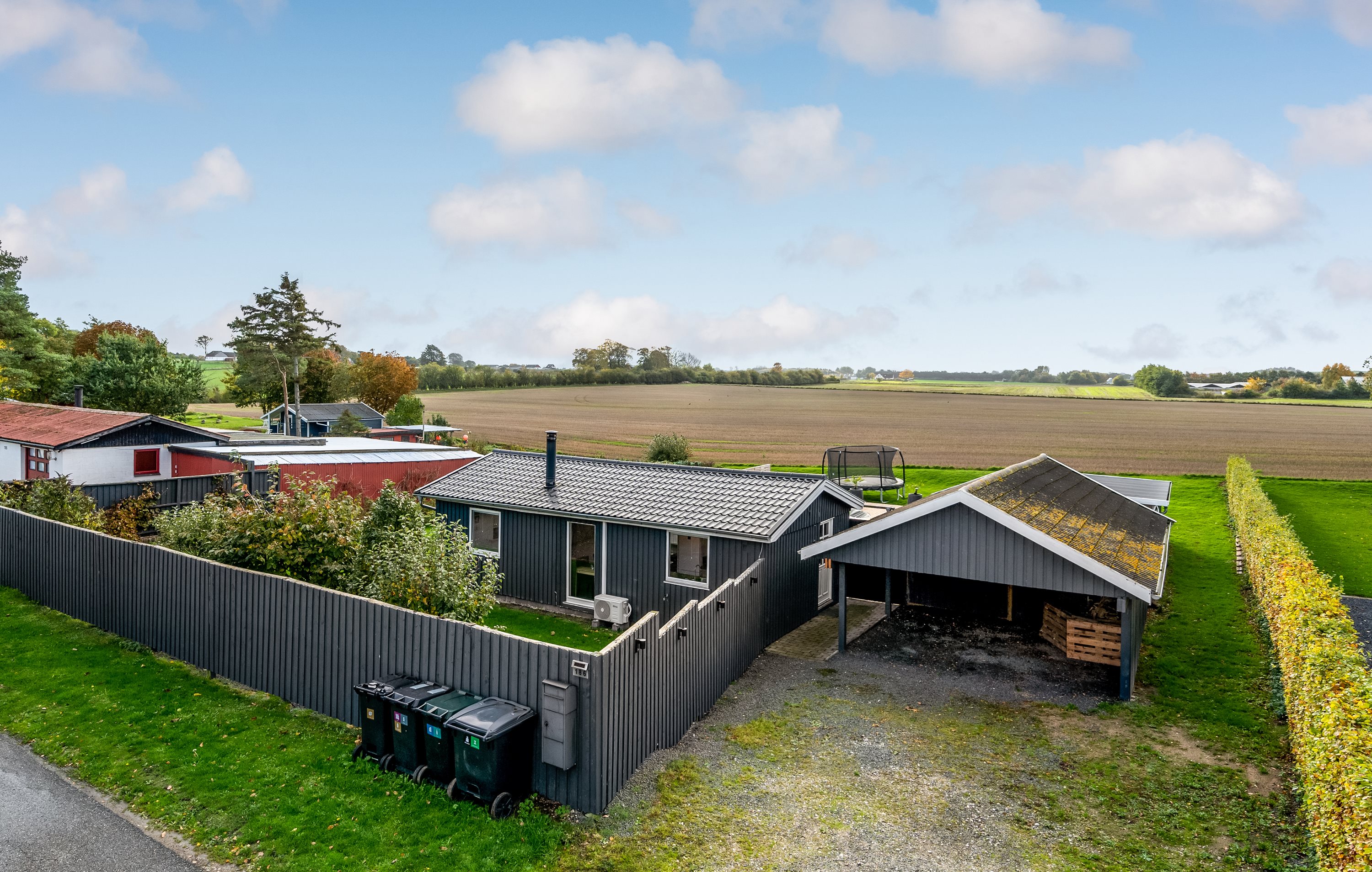 Miniaturebillede 2: udendørs. Billede af To-Bjerg 186, Uglerup, 4300 Holbæk