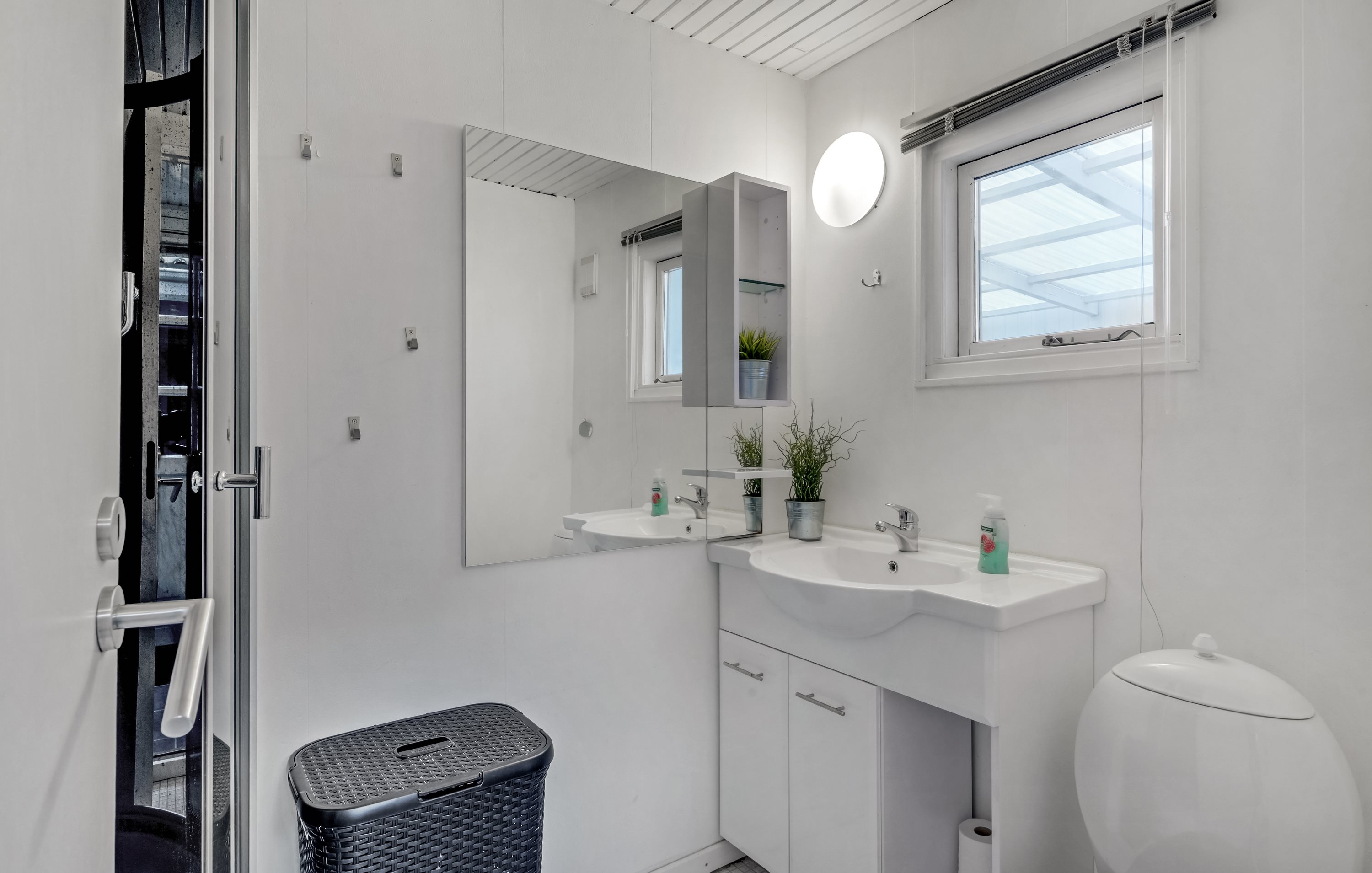 Fremhævet badeværelse billede i fuldskærmstilstand. Billede af To-Bjerg 186, Uglerup, 4300 Holbæk