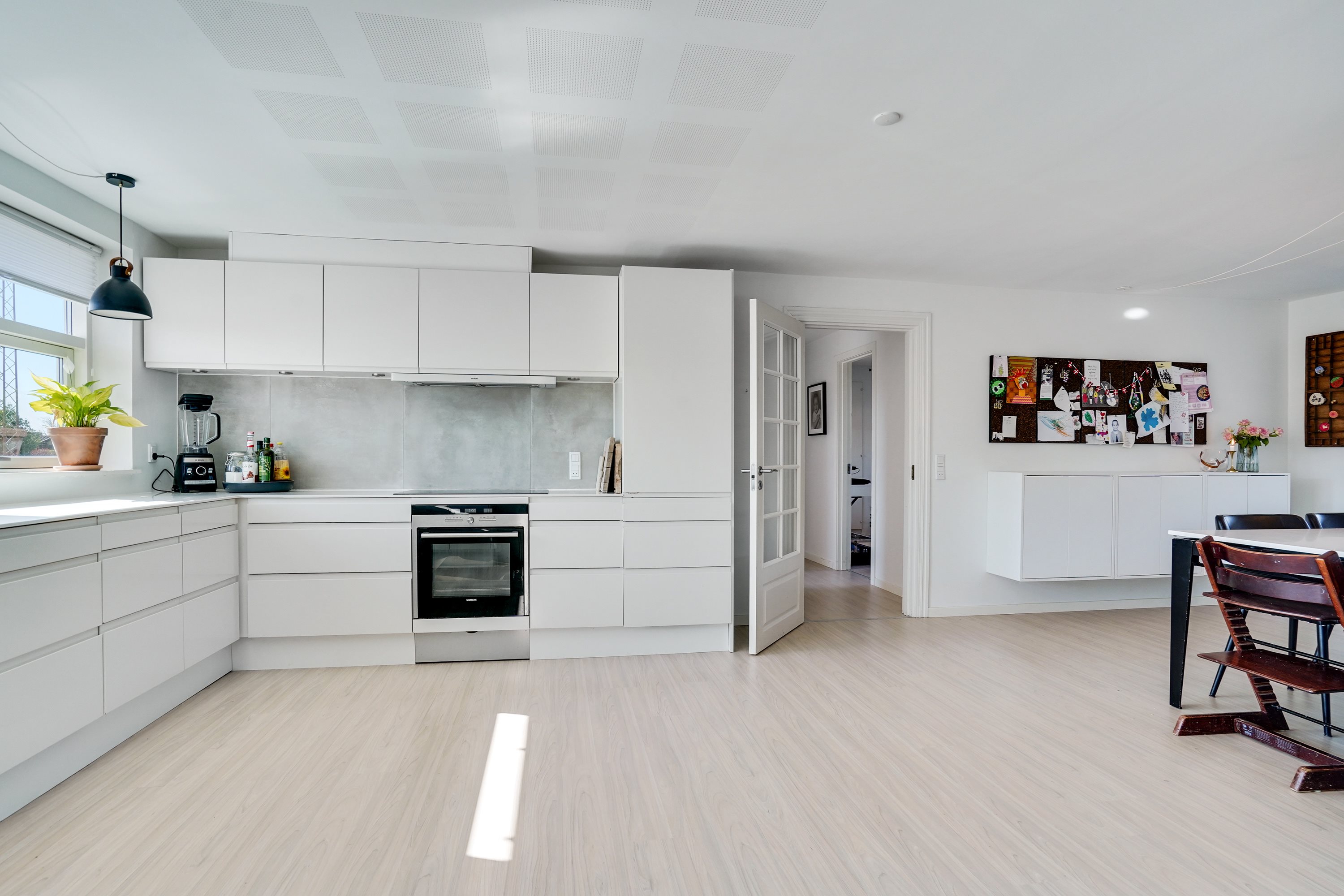 Fremhævet køkken billede i fuldskærmstilstand. Billede af Anemonevej 17, 9870 Sindal