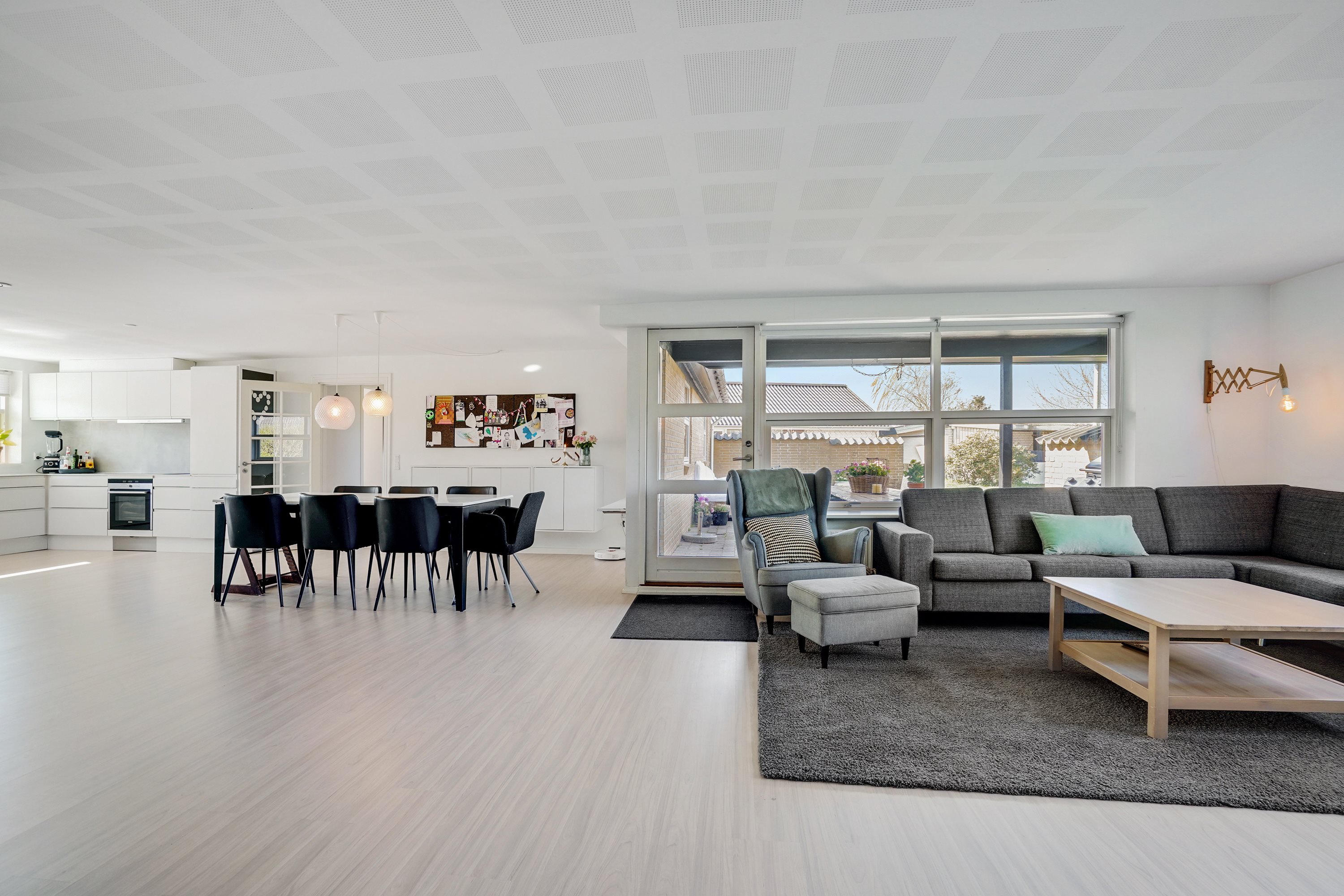 Miniaturebillede 2: stue. Billede af Anemonevej 17, 9870 Sindal