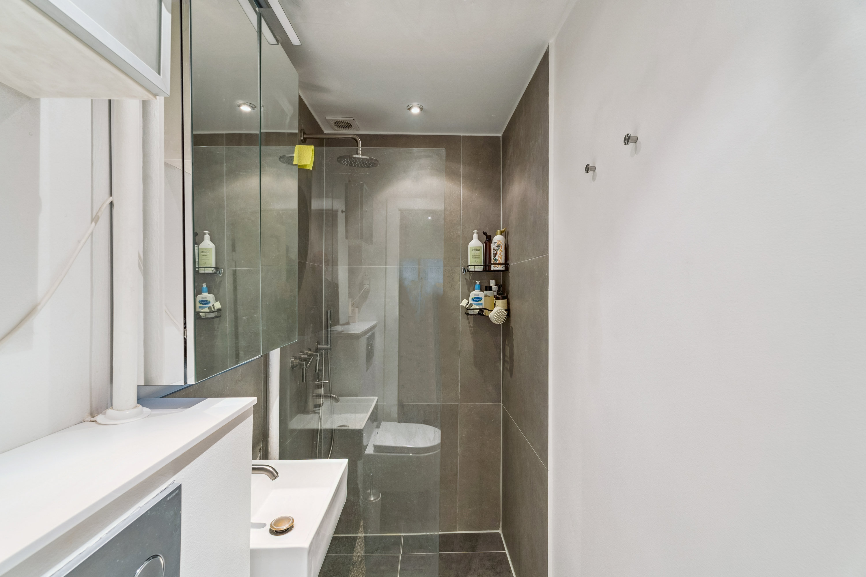 Fremhævet badeværelse billede i fuldskærmstilstand. Billede af Næstvedgade 6A, 2. tv., 2100 København Ø