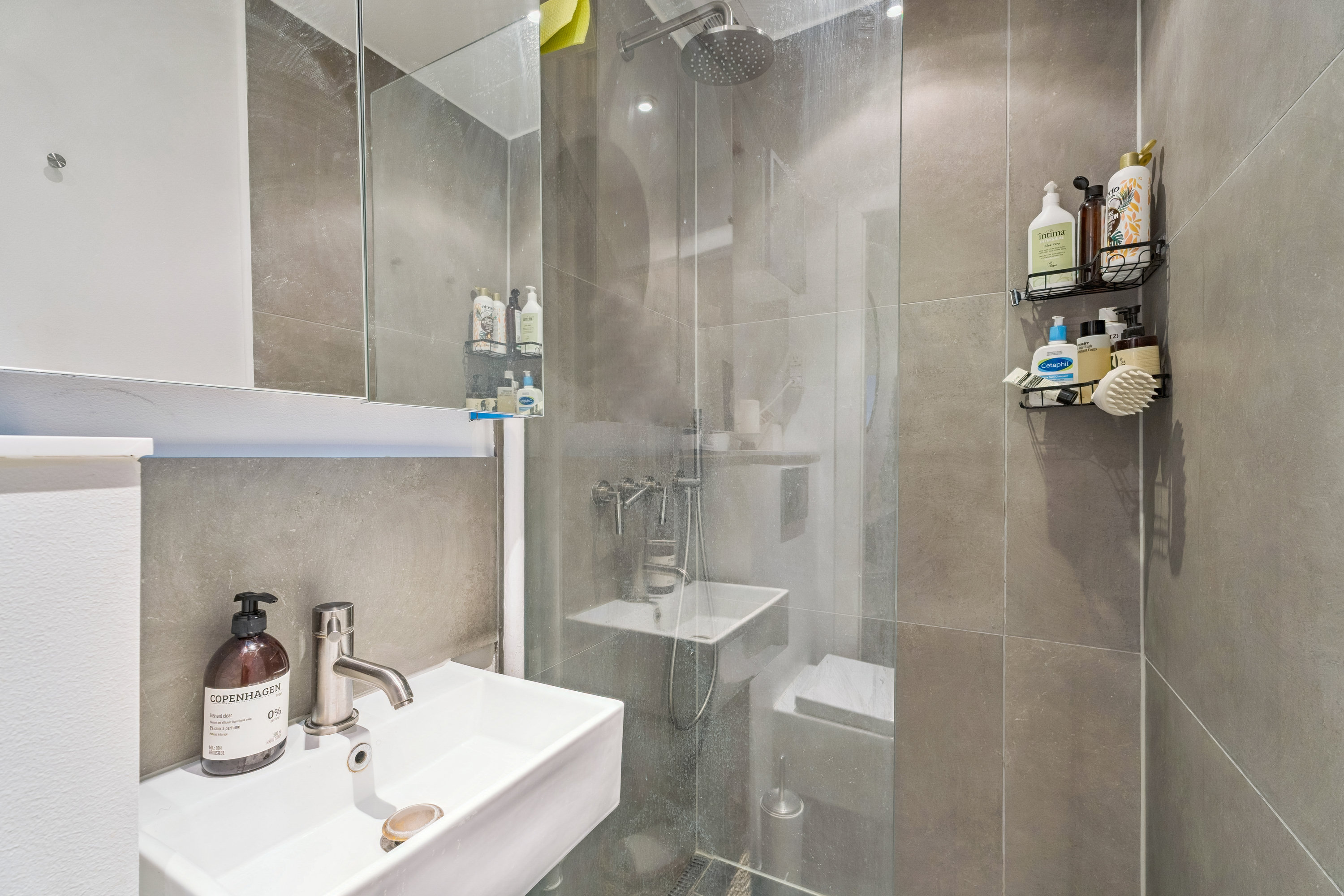 Fremhævet badeværelse billede i fuldskærmstilstand. Billede af Næstvedgade 6A, 2. tv., 2100 København Ø