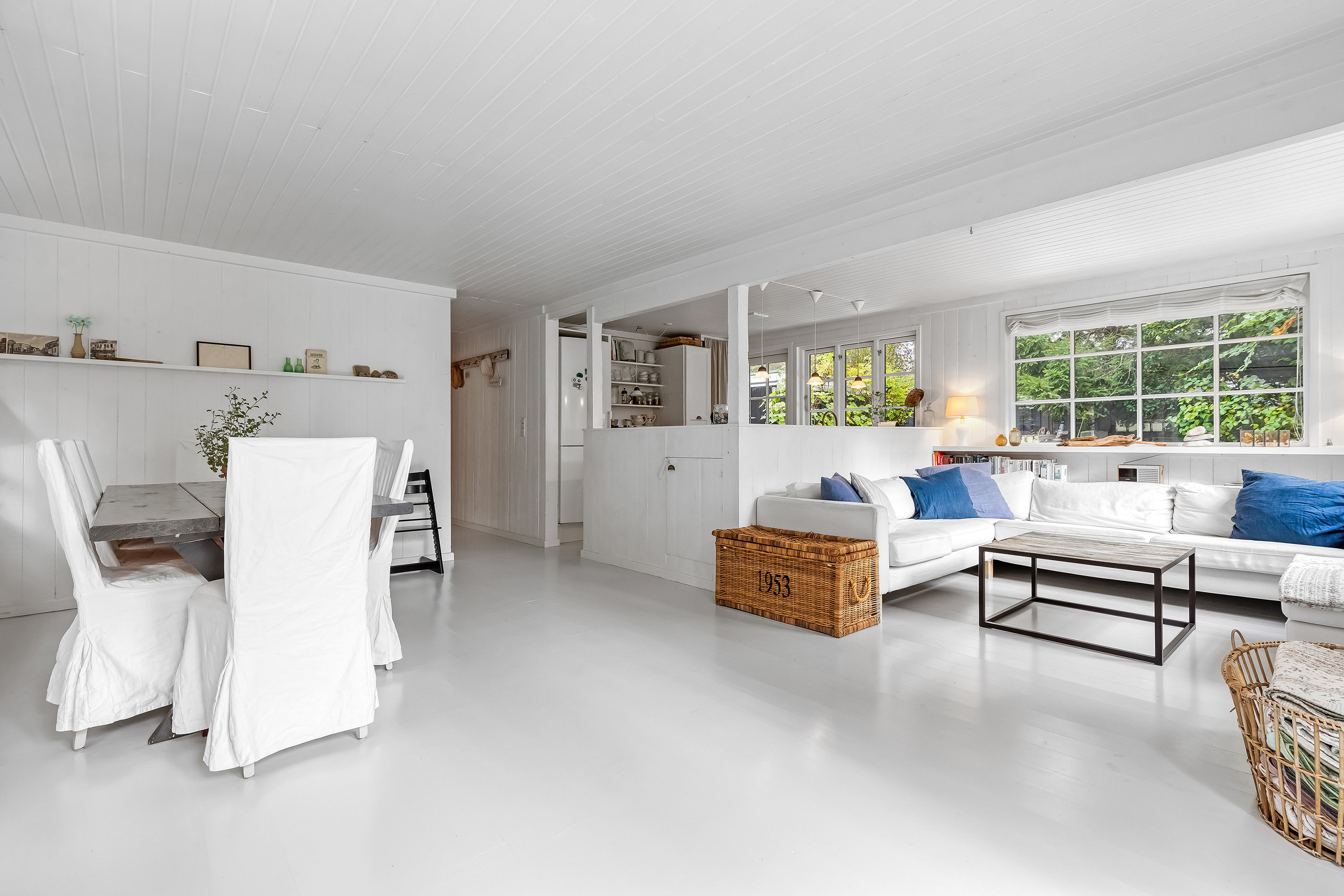 Fremhævet stue billede i fuldskærmstilstand. Billede af N P Nielsens Vej 13, 3220 Tisvildeleje