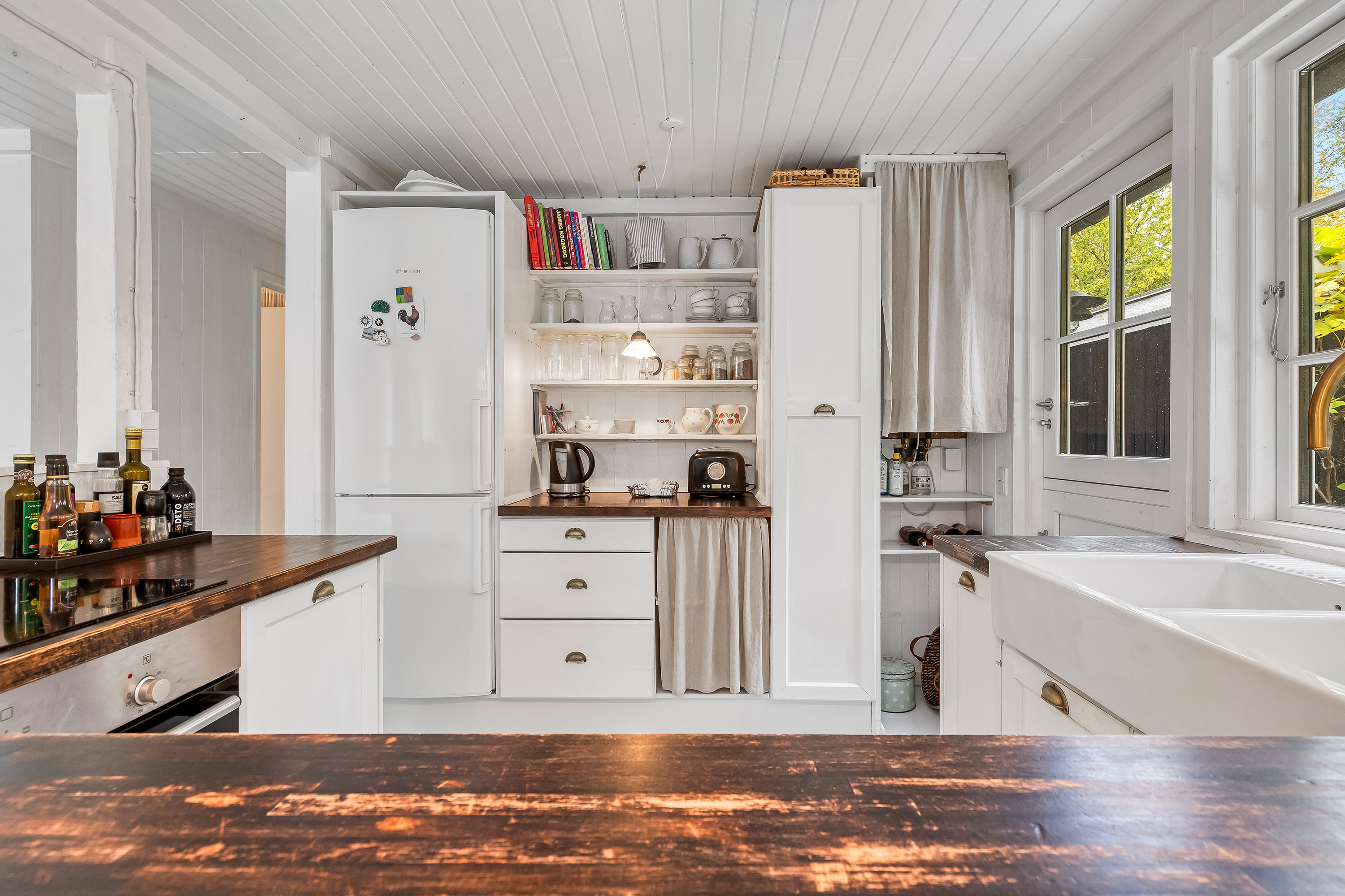 Fremhævet køkken billede i fuldskærmstilstand. Billede af N P Nielsens Vej 13, 3220 Tisvildeleje