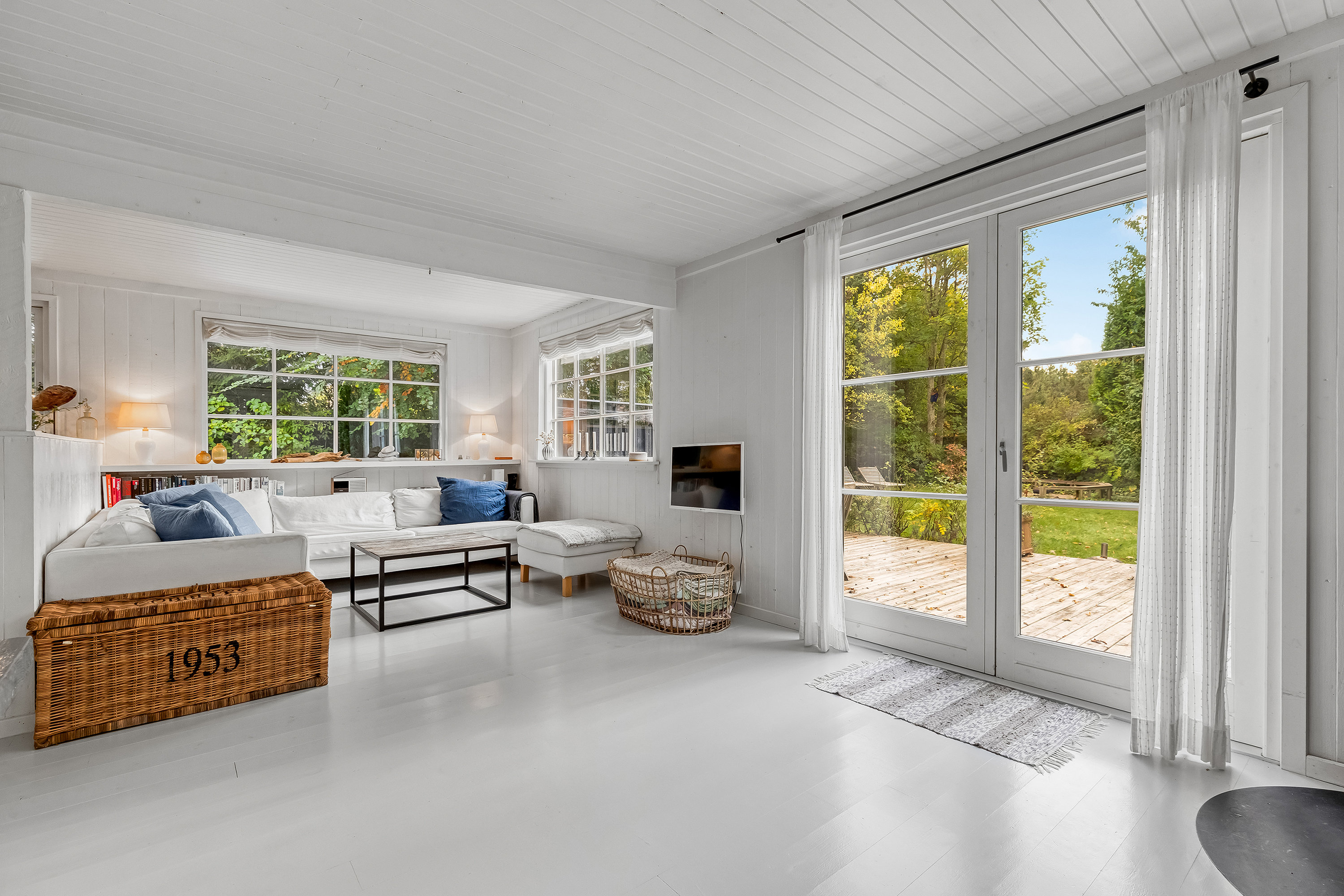 Fremhævet stue billede i fuldskærmstilstand. Billede af N P Nielsens Vej 13, 3220 Tisvildeleje