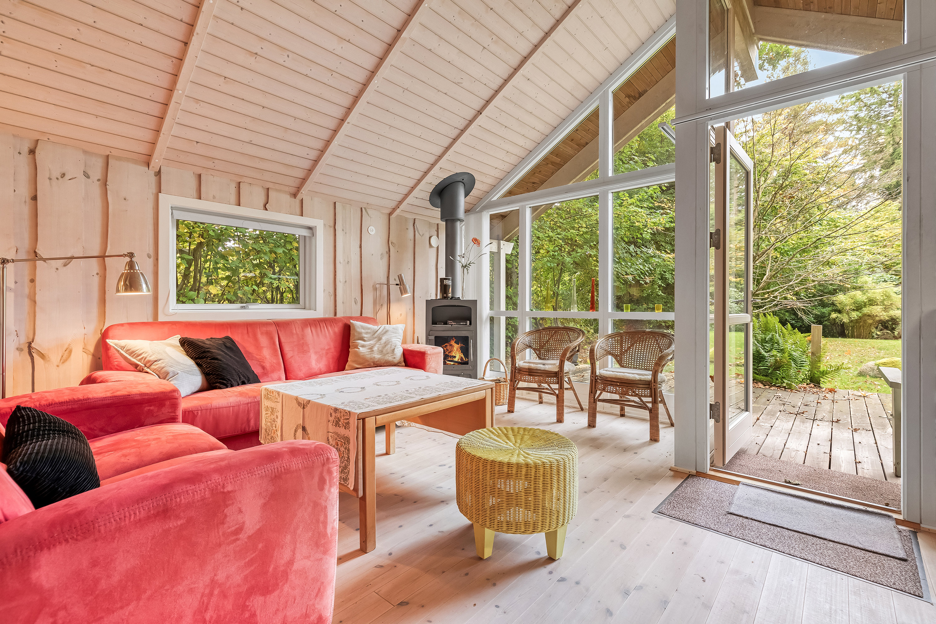 Fremhævet stue billede i fuldskærmstilstand. Billede af Mosesvinget 4, Buresø, 3550 Slangerup