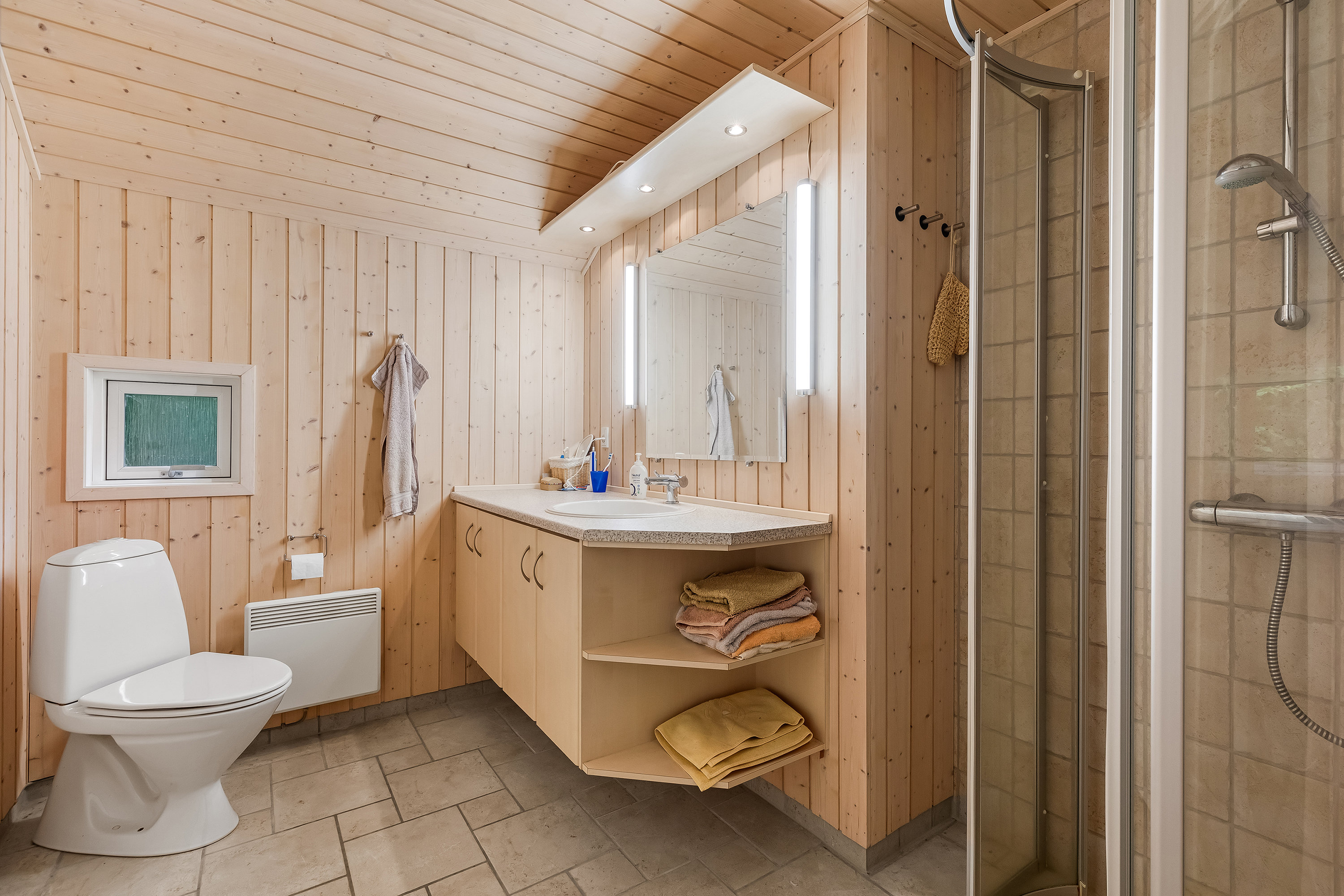 Fremhævet badeværelse billede i fuldskærmstilstand. Billede af Mosesvinget 4, Buresø, 3550 Slangerup