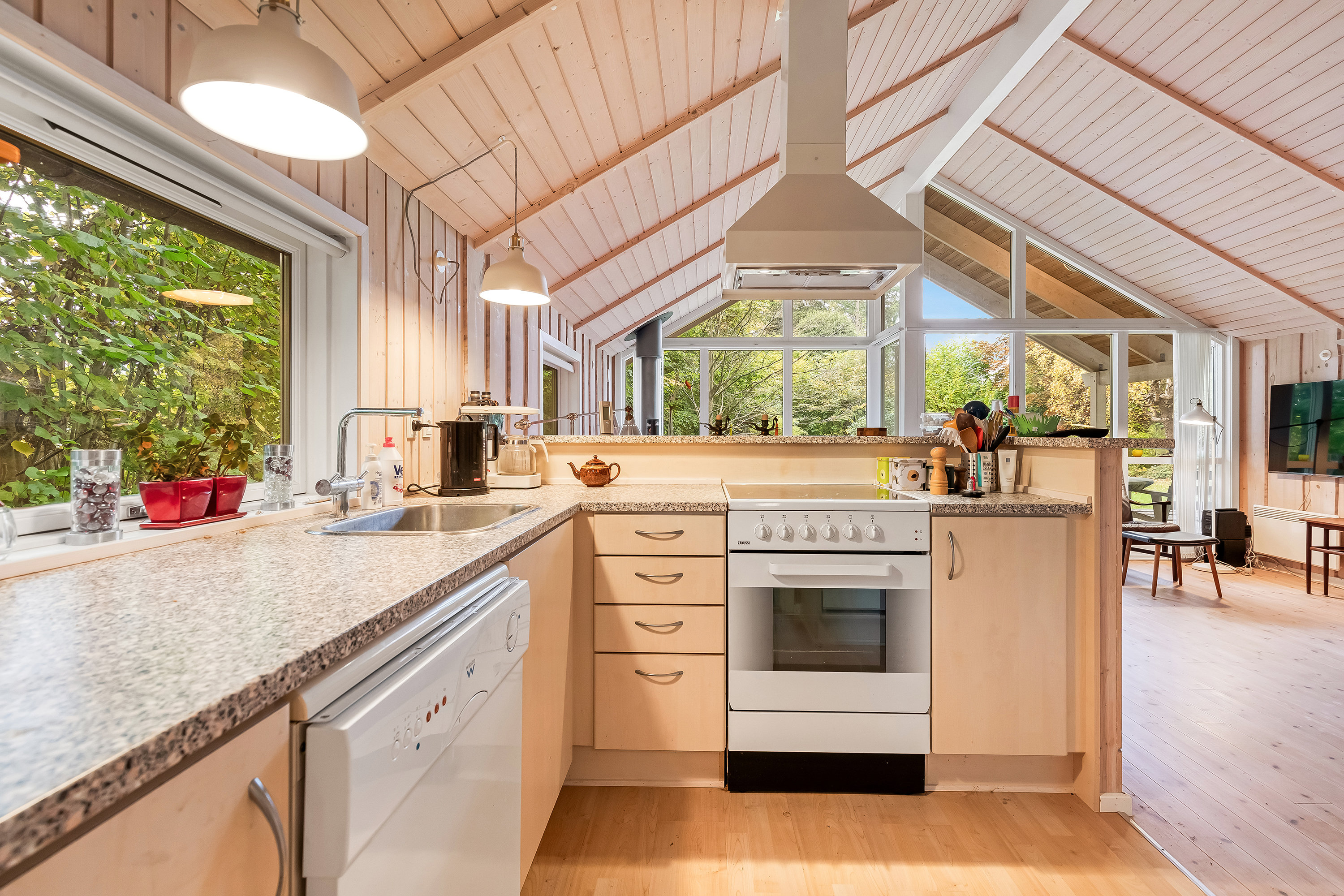 Fremhævet køkken billede i fuldskærmstilstand. Billede af Mosesvinget 4, Buresø, 3550 Slangerup