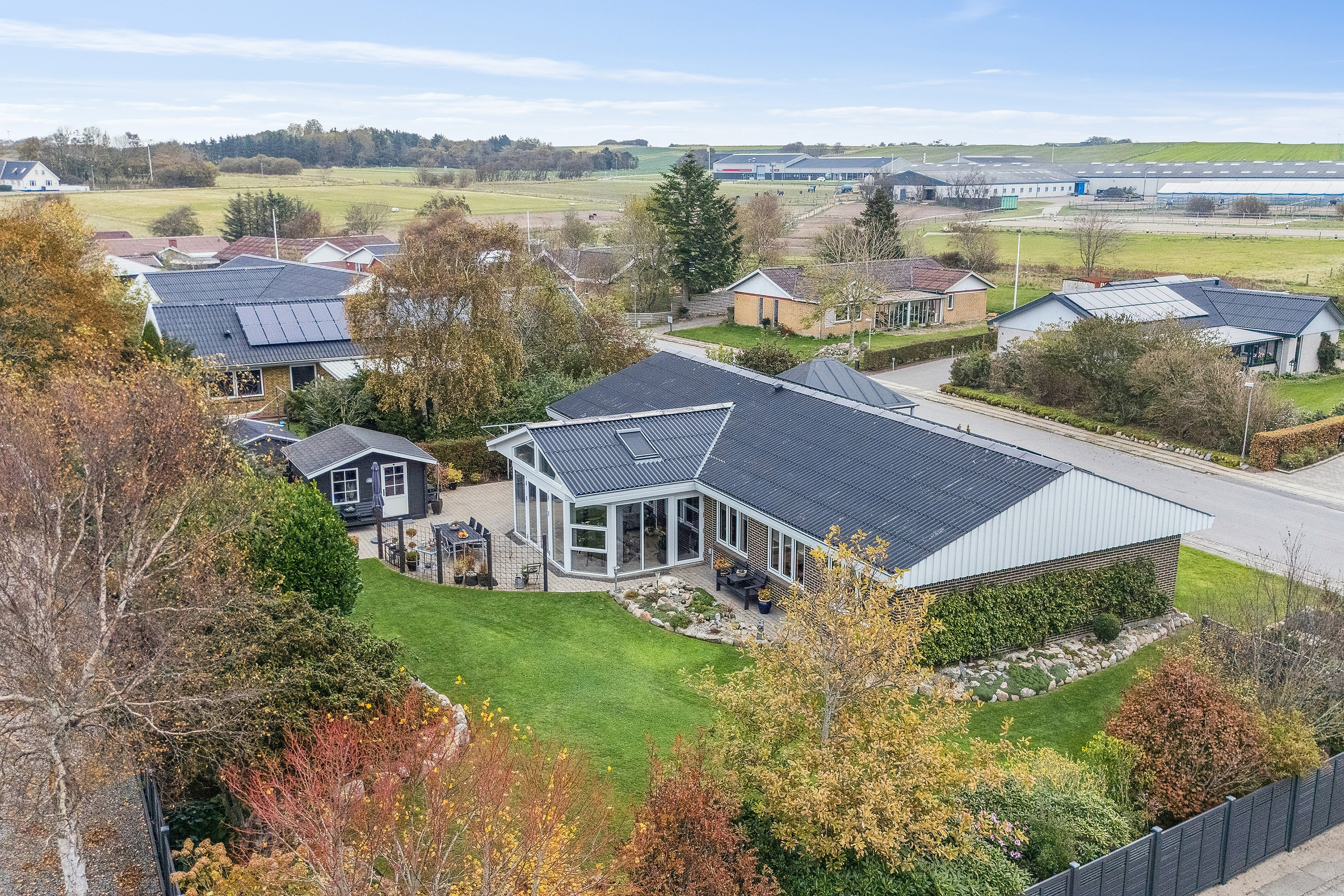 Miniaturebillede 1: set fra vejen. Billede af Aldershvile 7, 7760 Hurup Thy