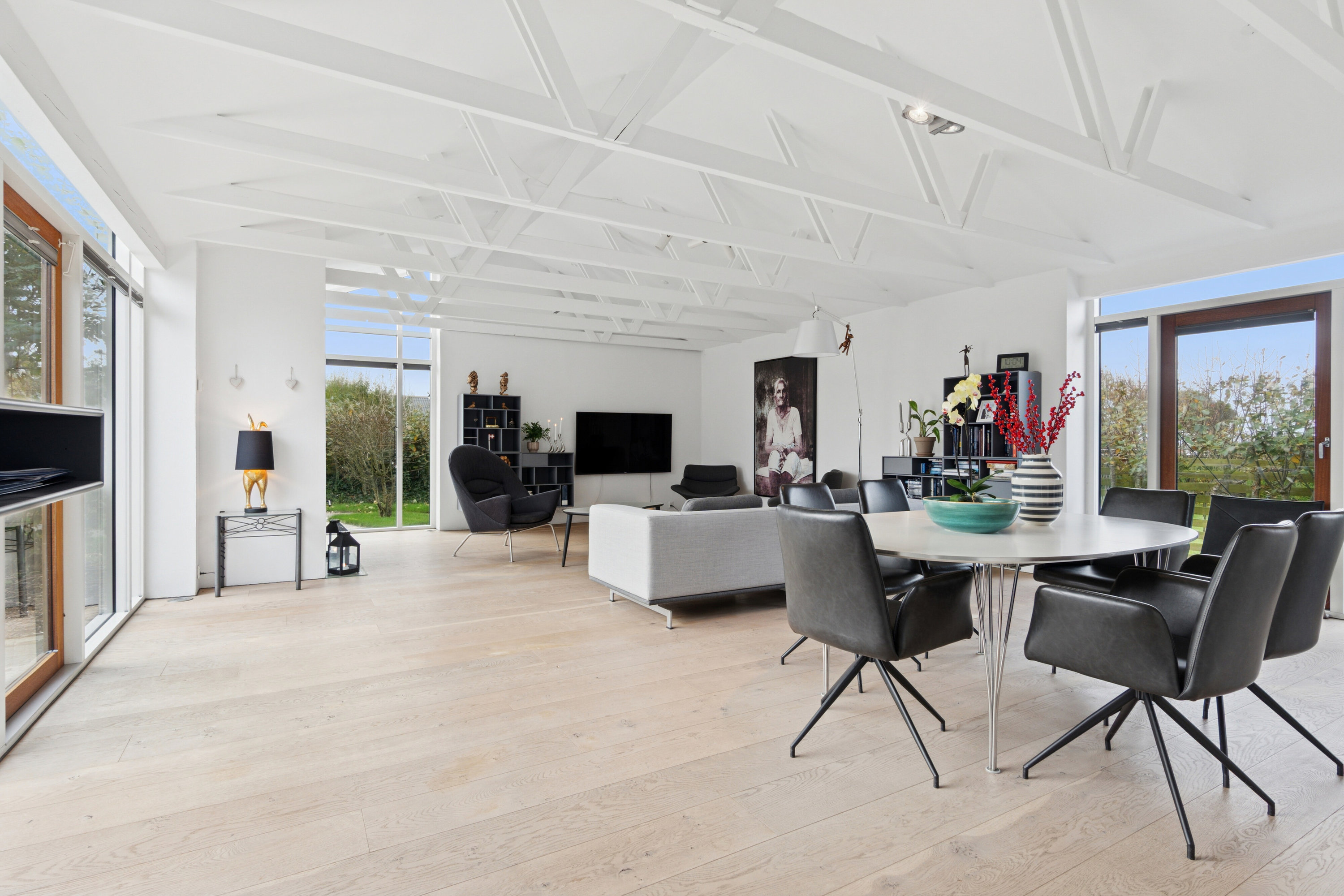 Fremhævet stue billede i fuldskærmstilstand. Billede af Gyvelvænget 92, 7730 Hanstholm