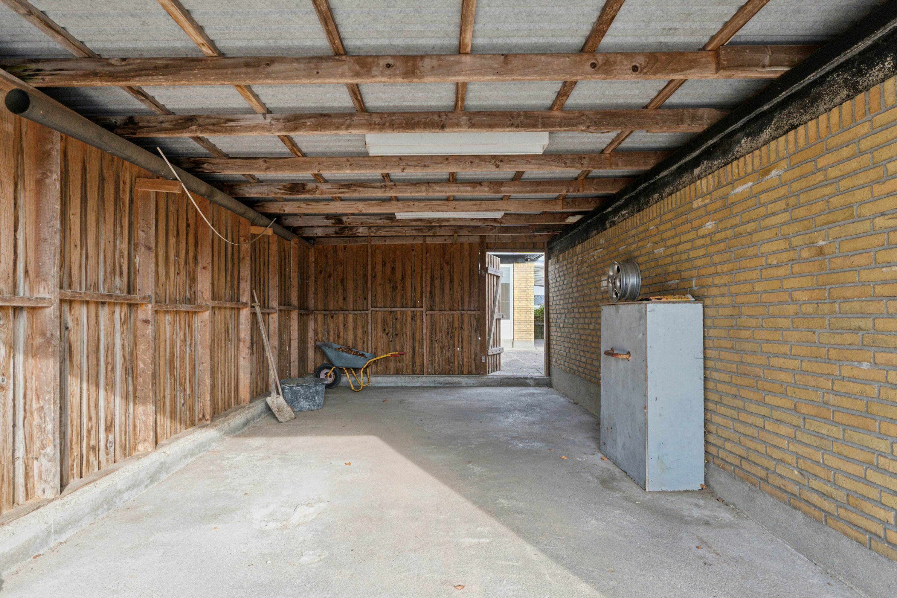 Fremhævet garage billede i fuldskærmstilstand. Billede af Birkevej 1, 5400 Bogense