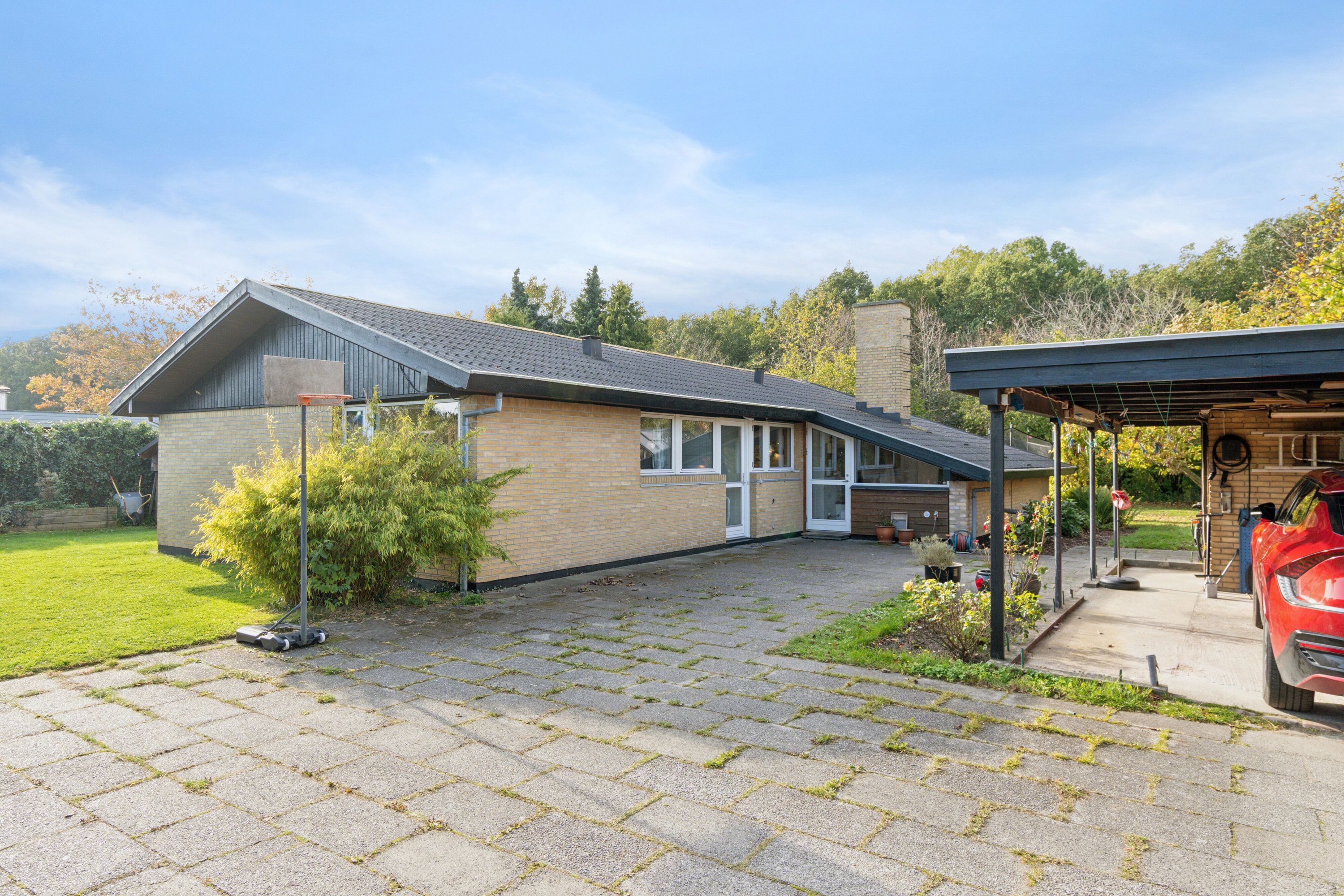 Miniaturebillede 1: set fra vejen. Billede af Mørkager 51, 2620 Albertslund