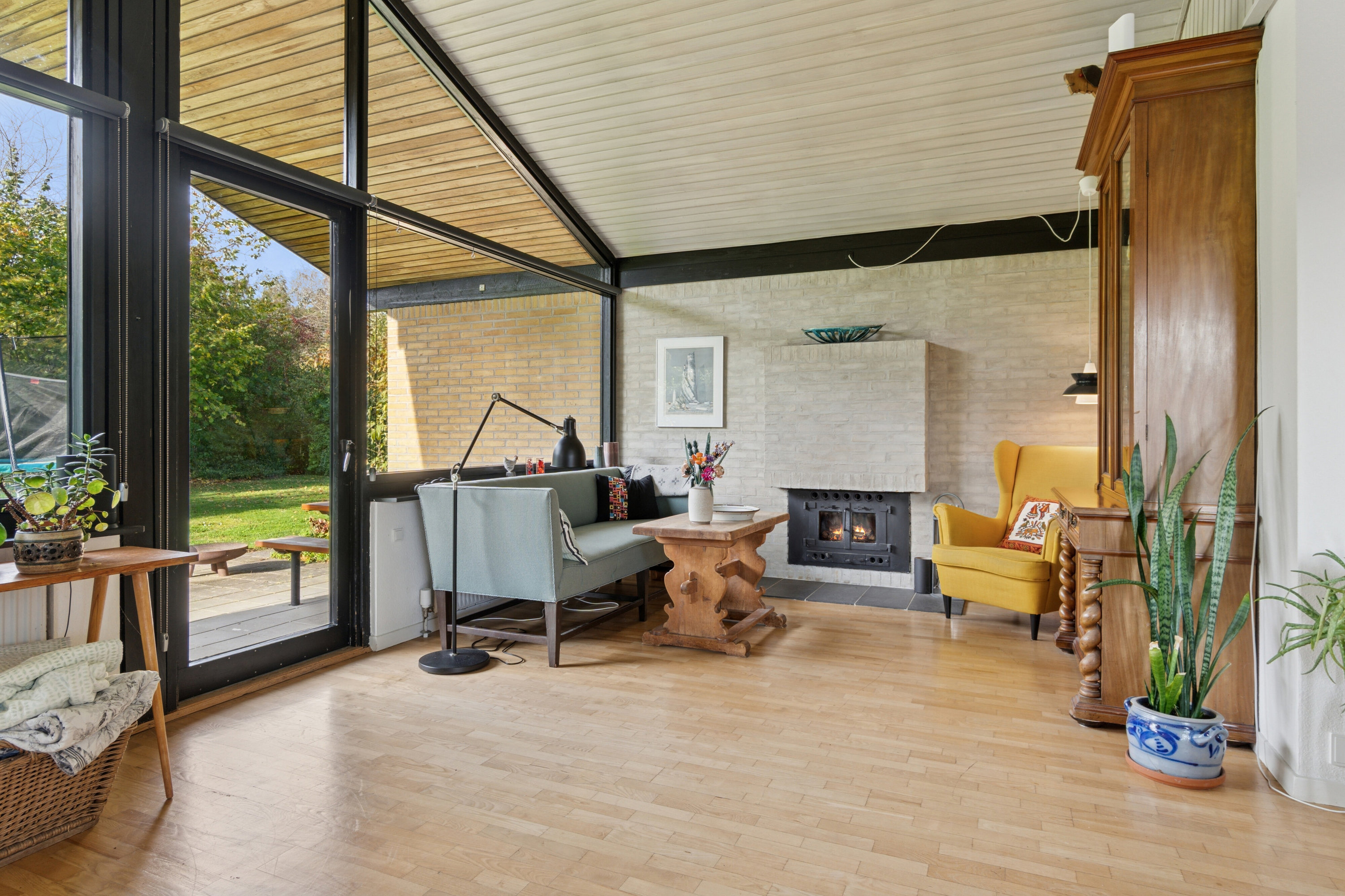 Fremhævet stue billede i fuldskærmstilstand. Billede af Mørkager 51, 2620 Albertslund