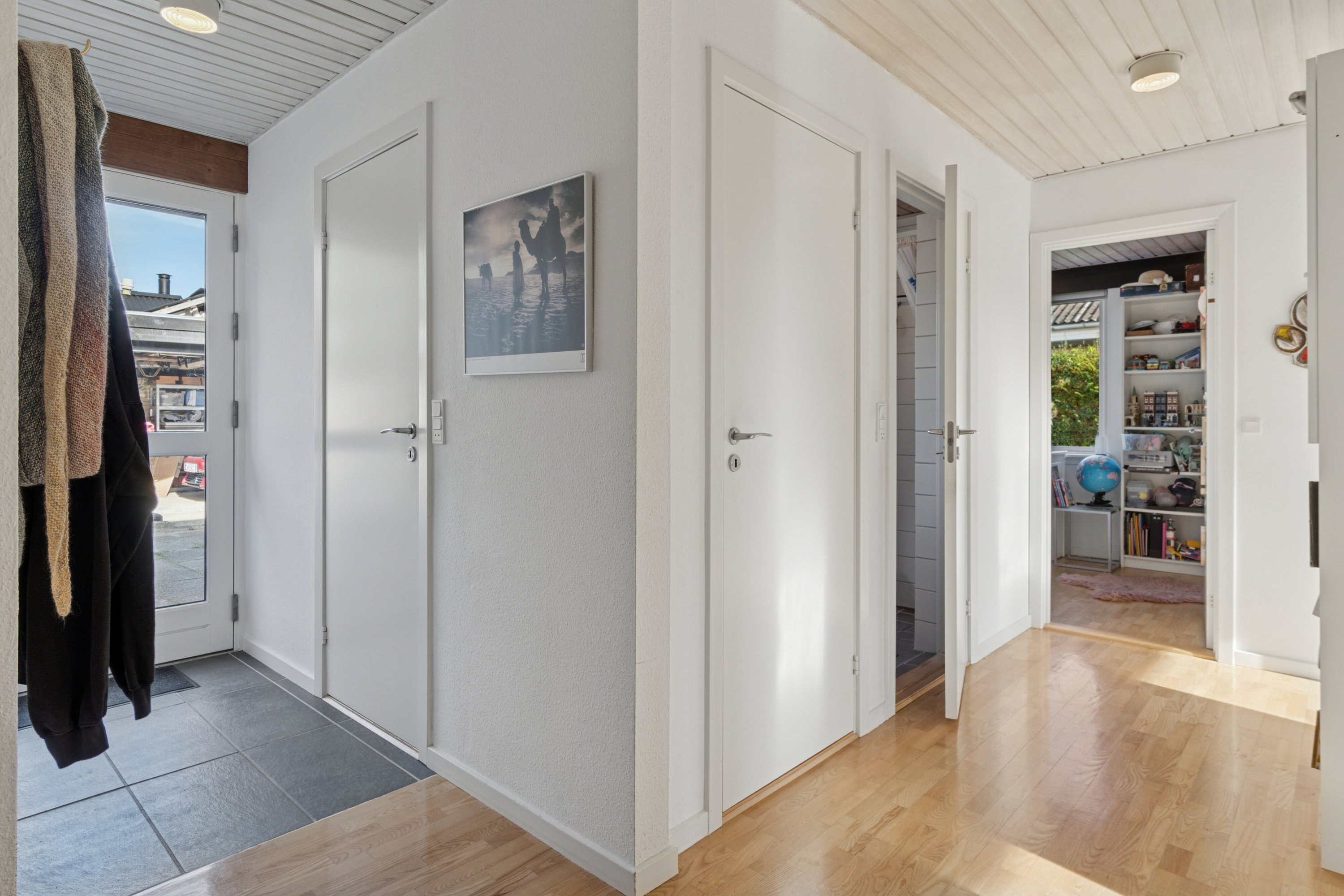 Fremhævet gang billede i fuldskærmstilstand. Billede af Mørkager 51, 2620 Albertslund