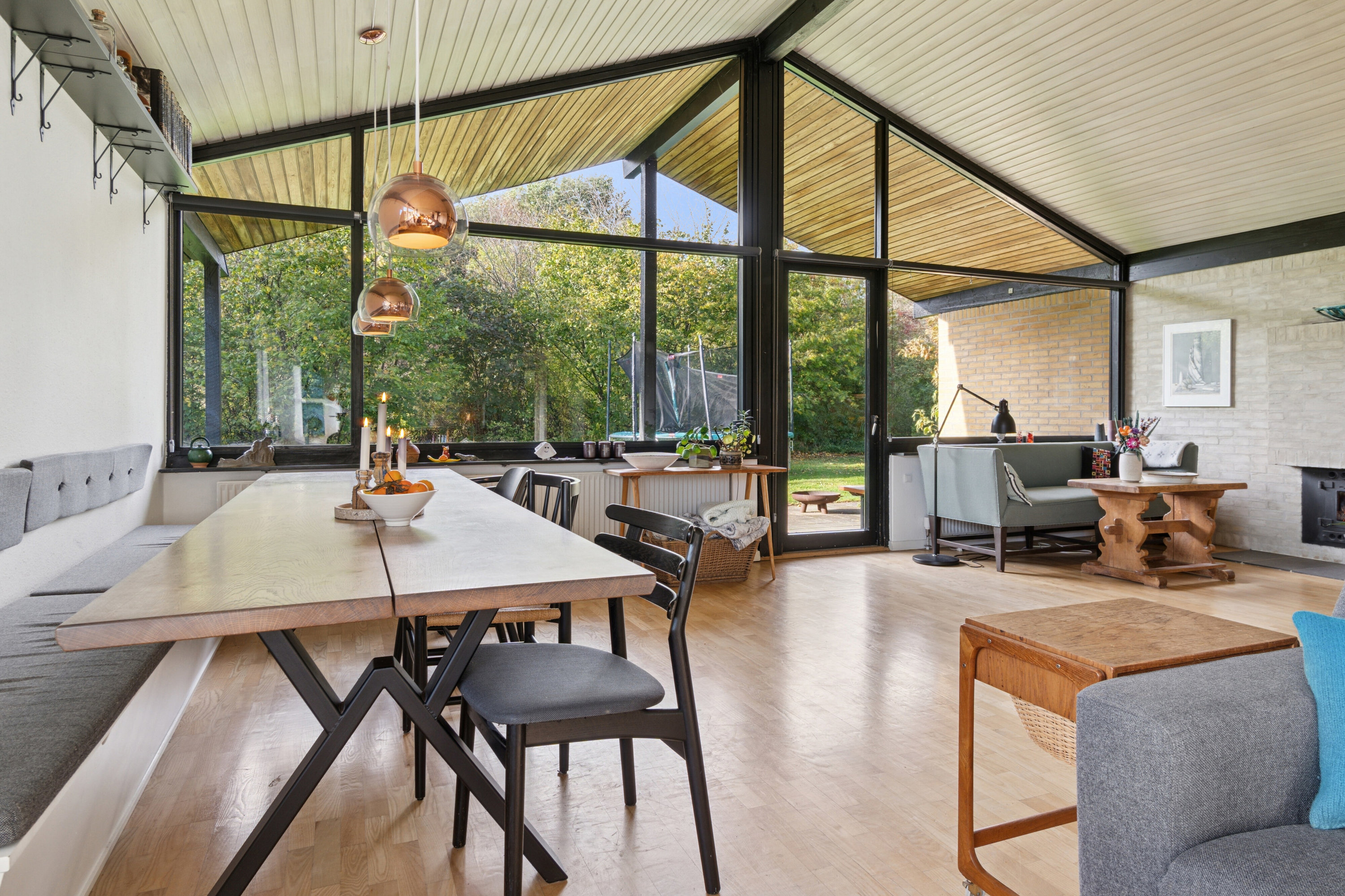 Fremhævet stue billede i fuldskærmstilstand. Billede af Mørkager 51, 2620 Albertslund