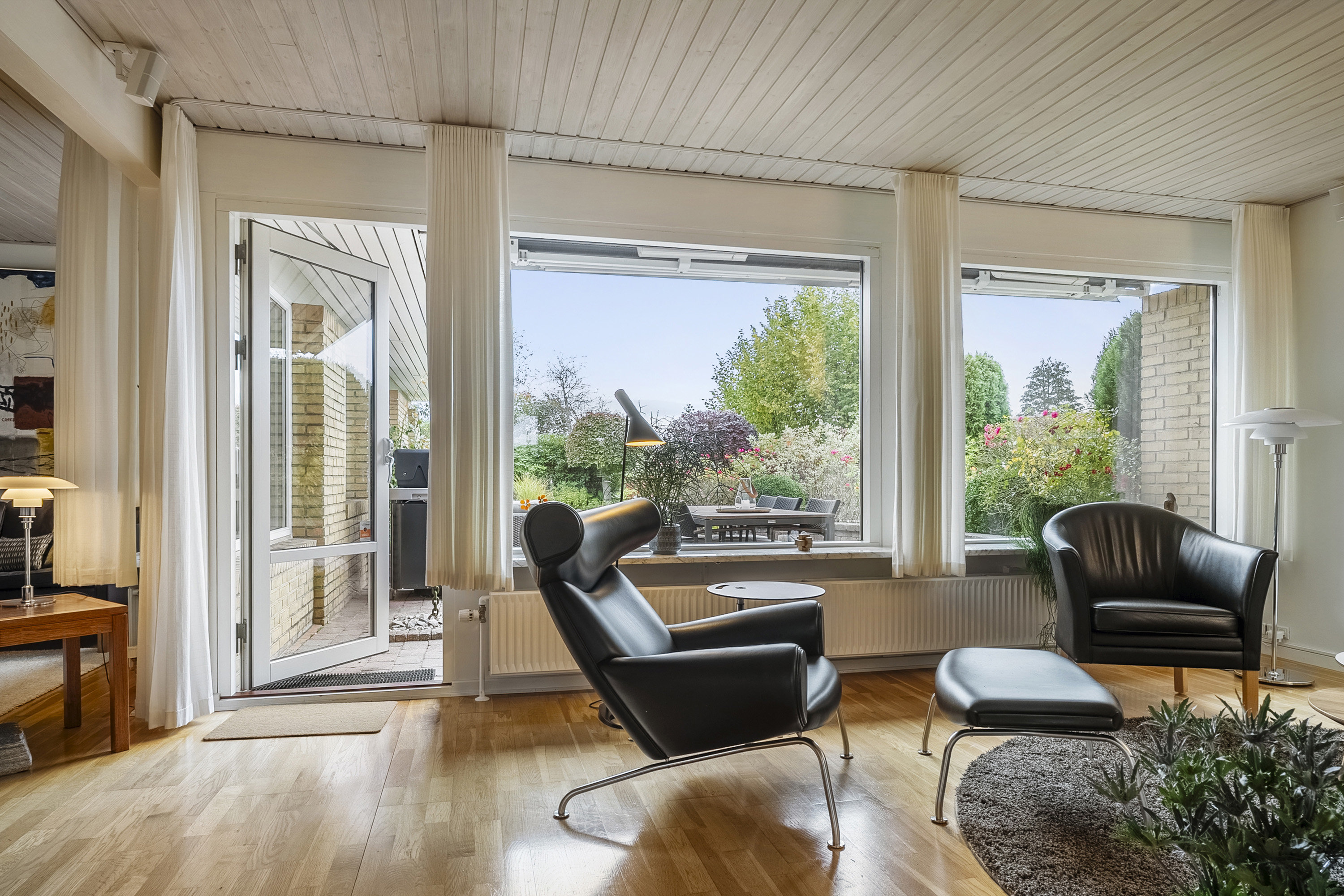 Fremhævet stue billede i fuldskærmstilstand. Billede af Lindevang 4, 6200 Aabenraa